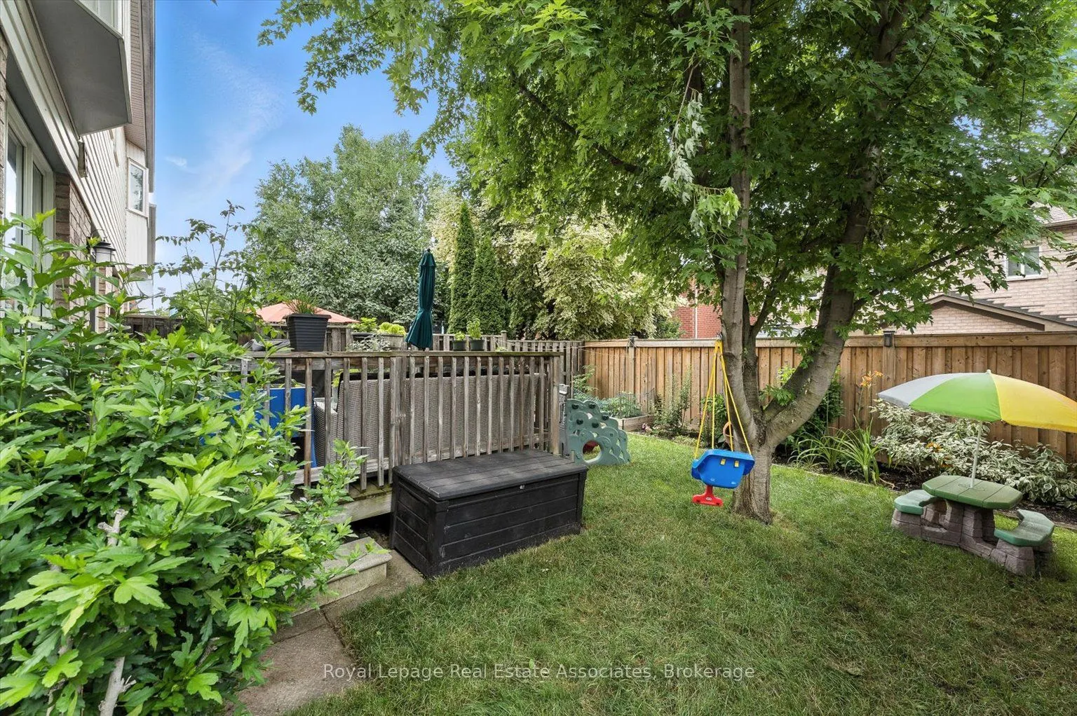 151 Mowat Crescent