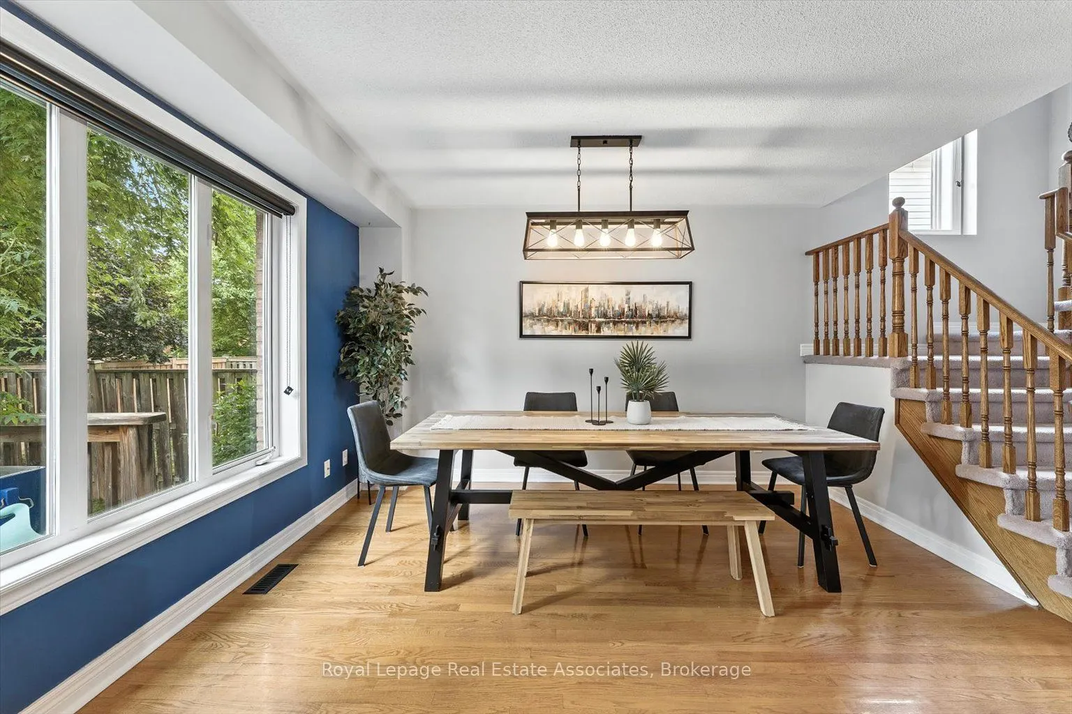 151 Mowat Crescent