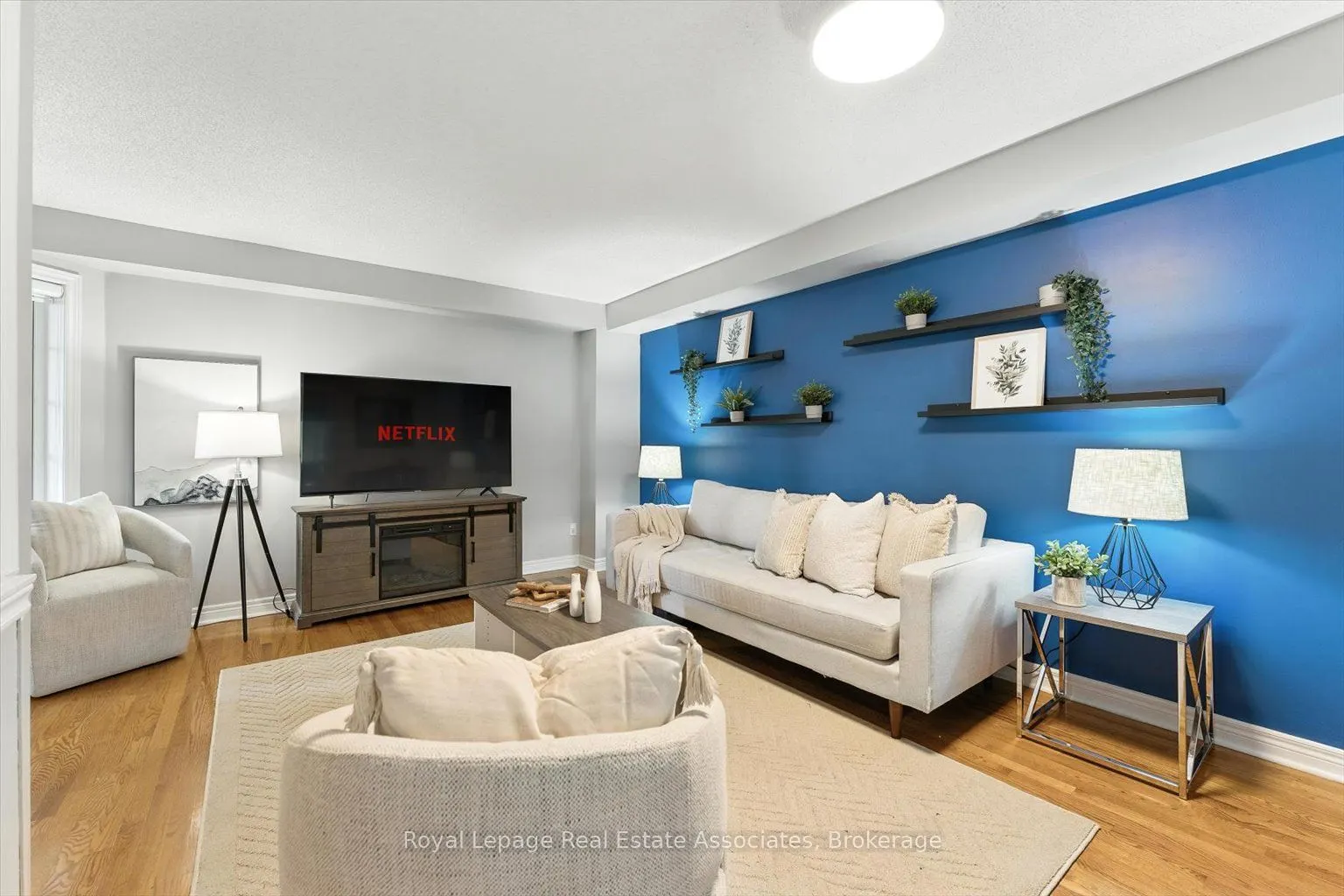 151 Mowat Crescent