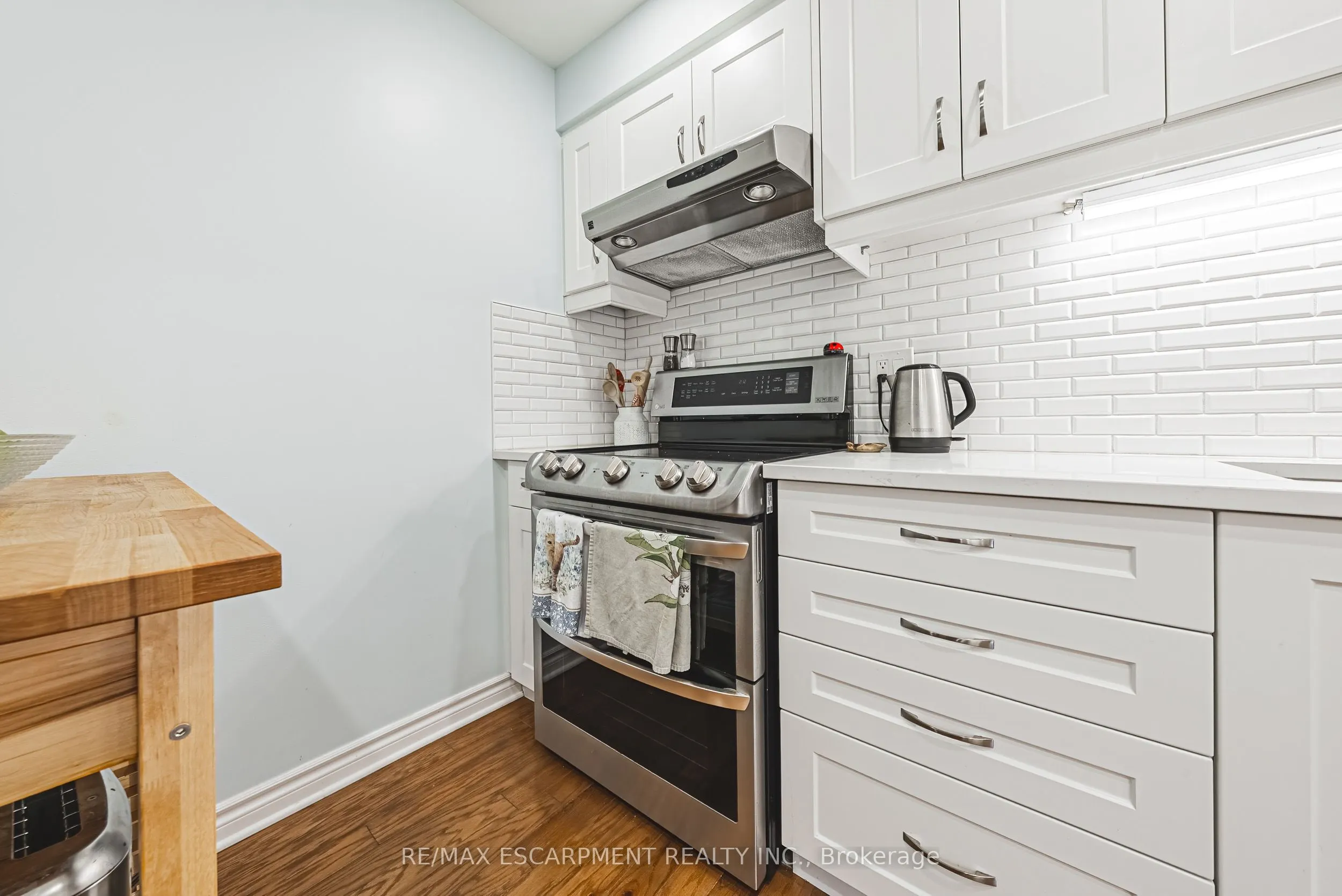3050 Pinemeadow Drive, #6