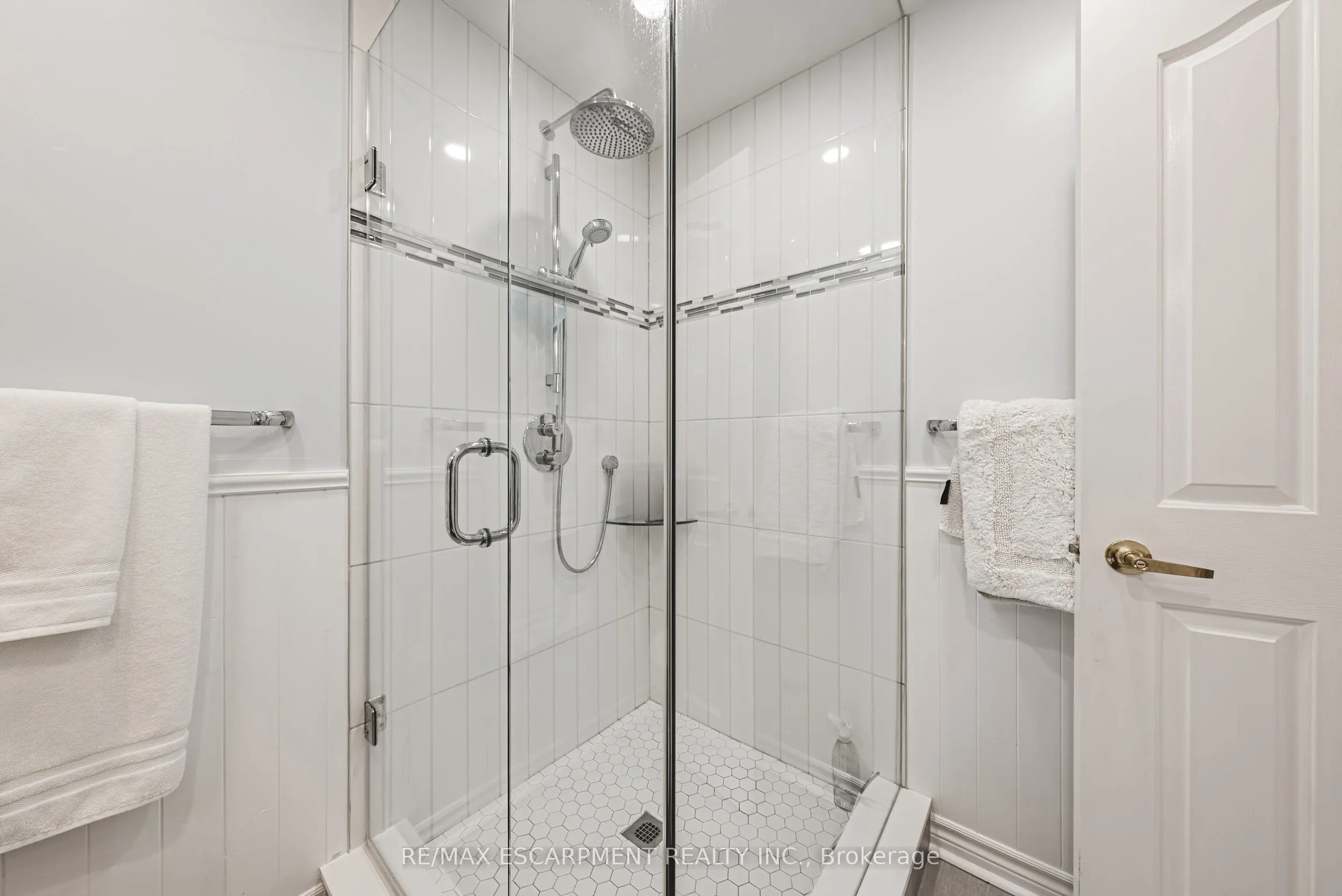 3050 Pinemeadow Drive, #6