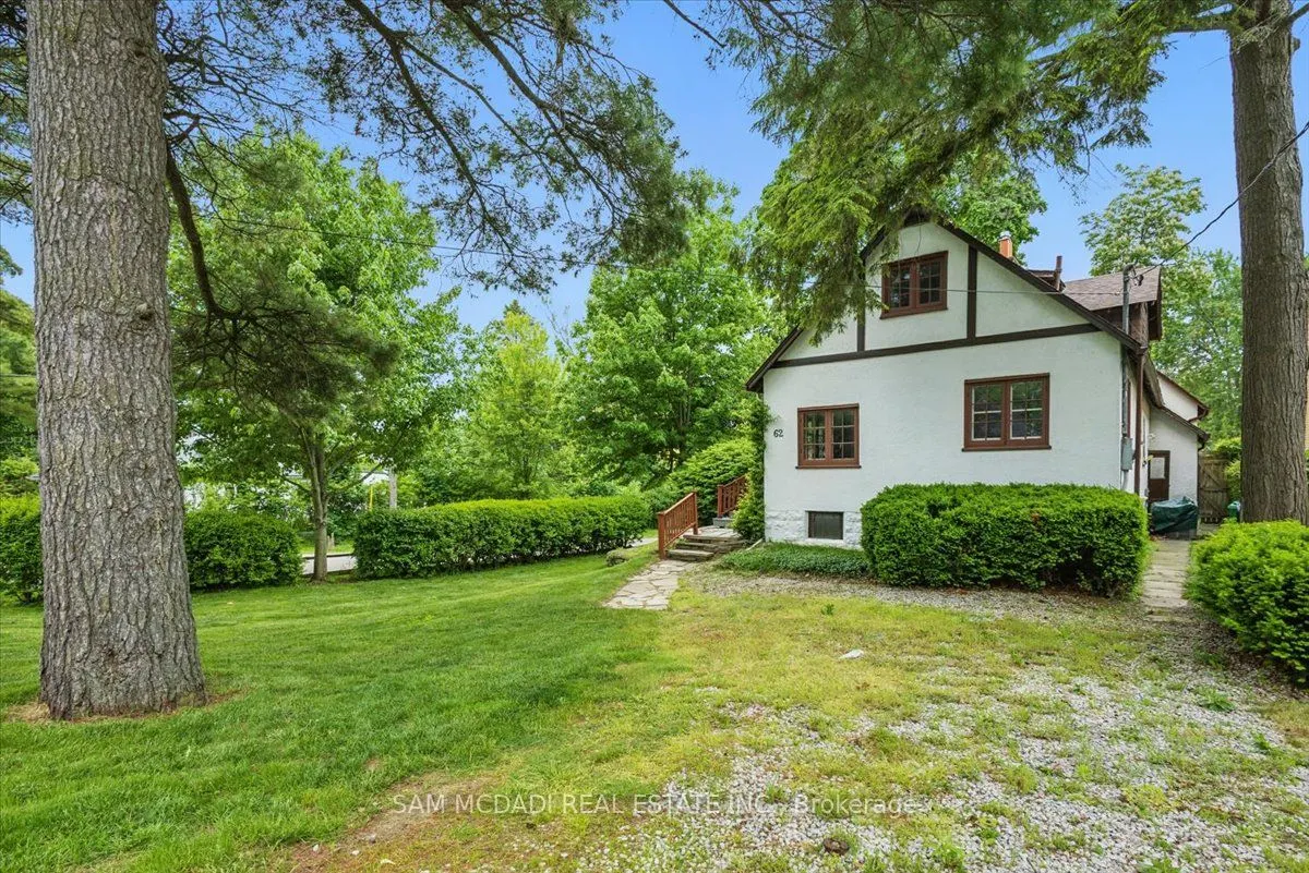 62 Maple Avenue S
