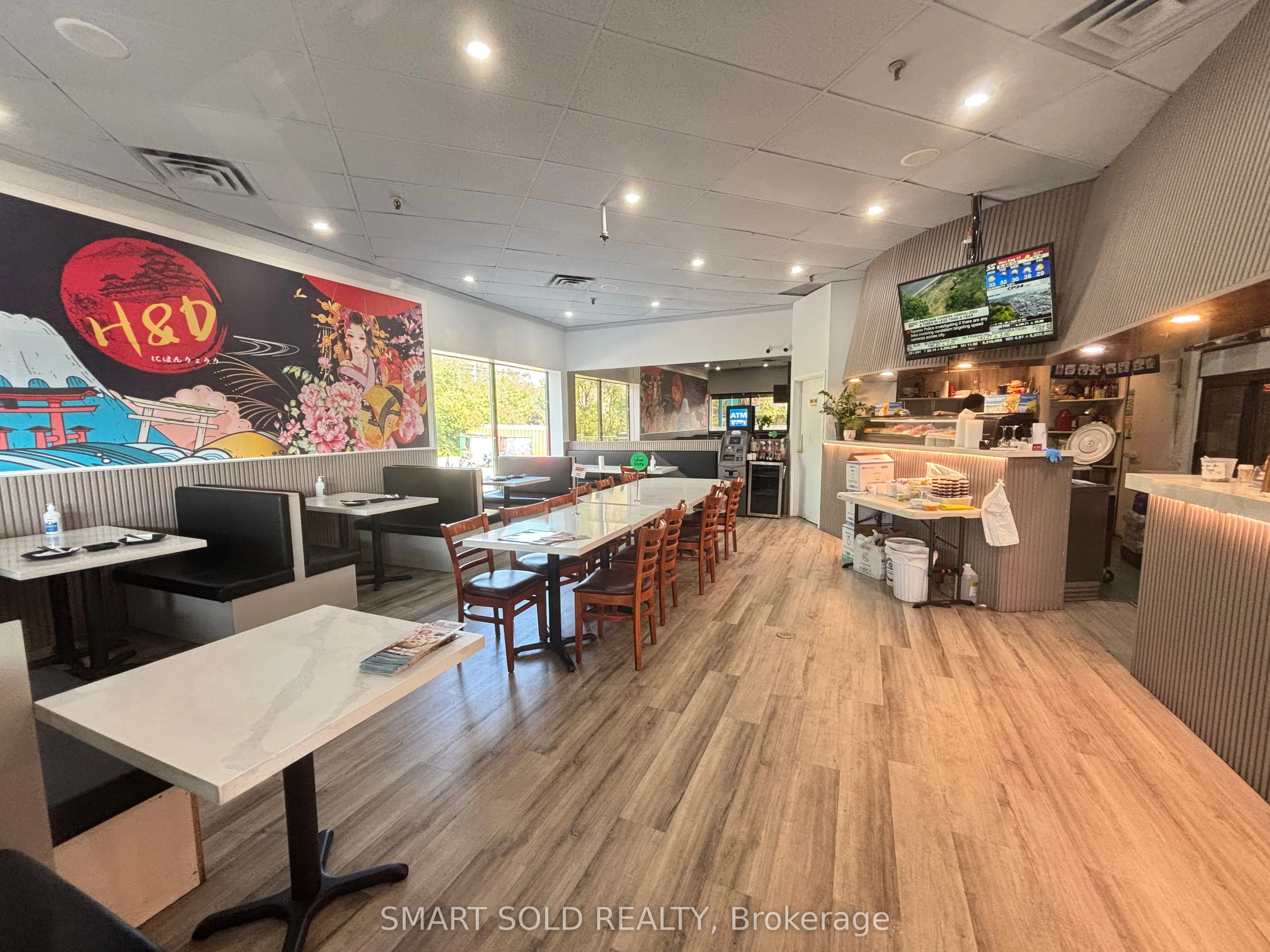 60 Dundas Street E, #1