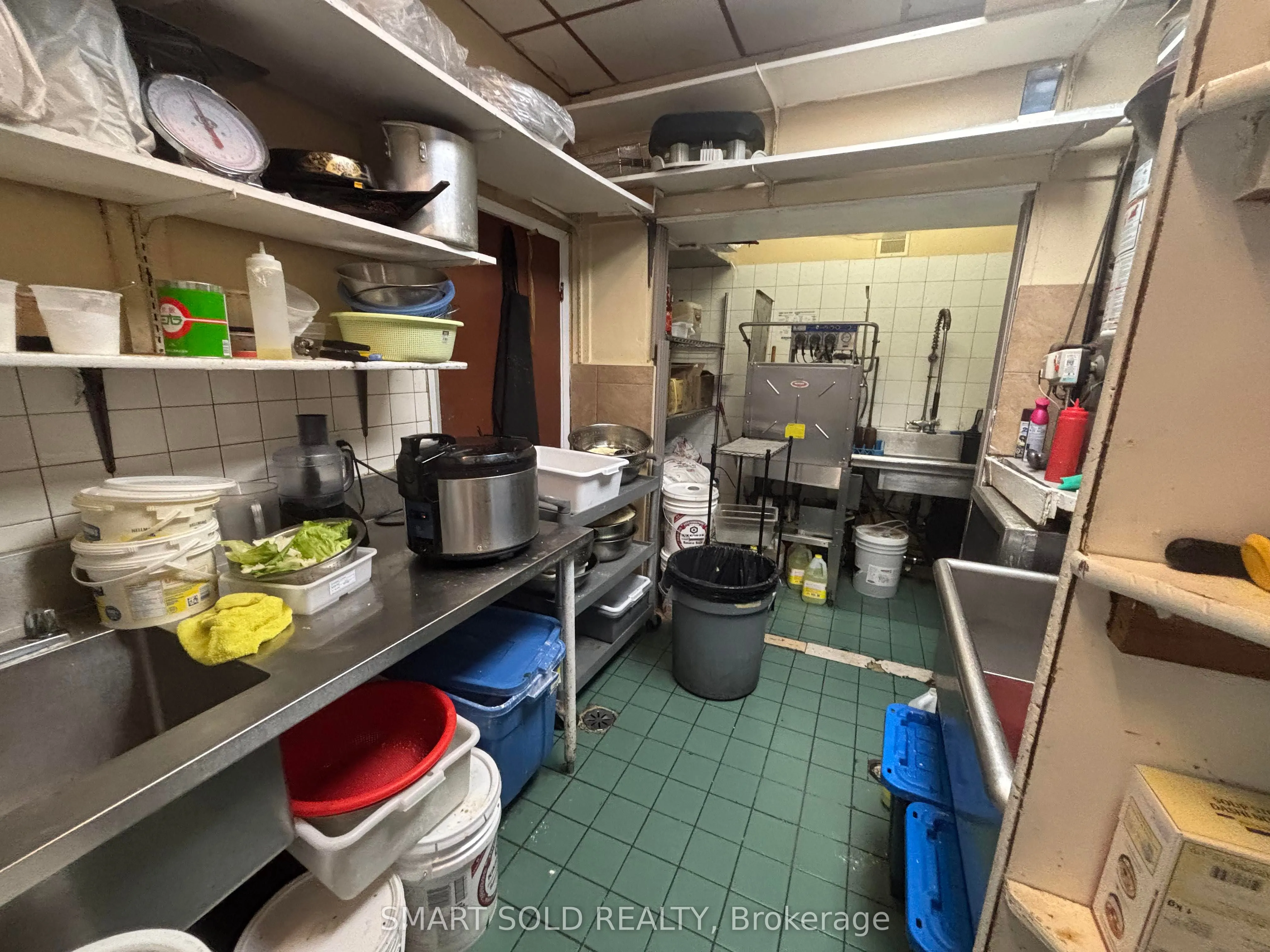 60 Dundas Street E, #1
