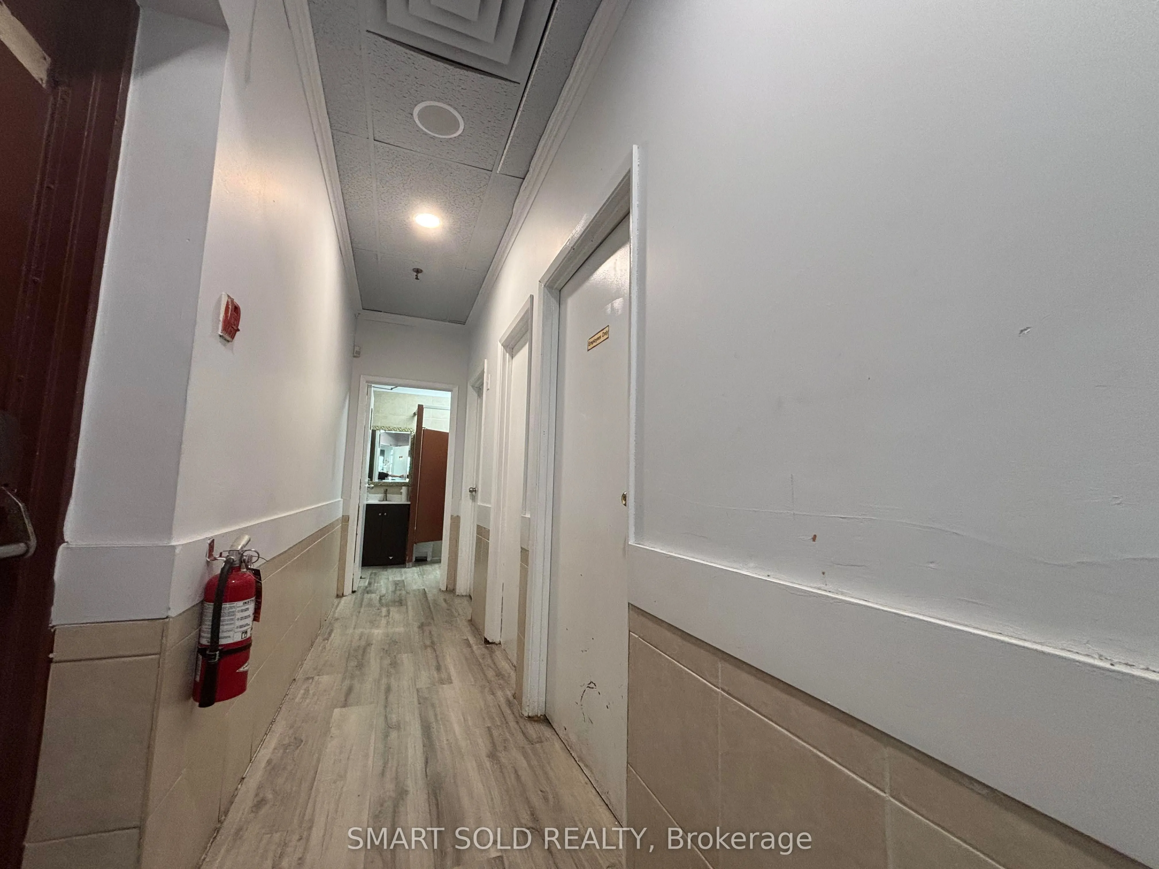 60 Dundas Street E, #1