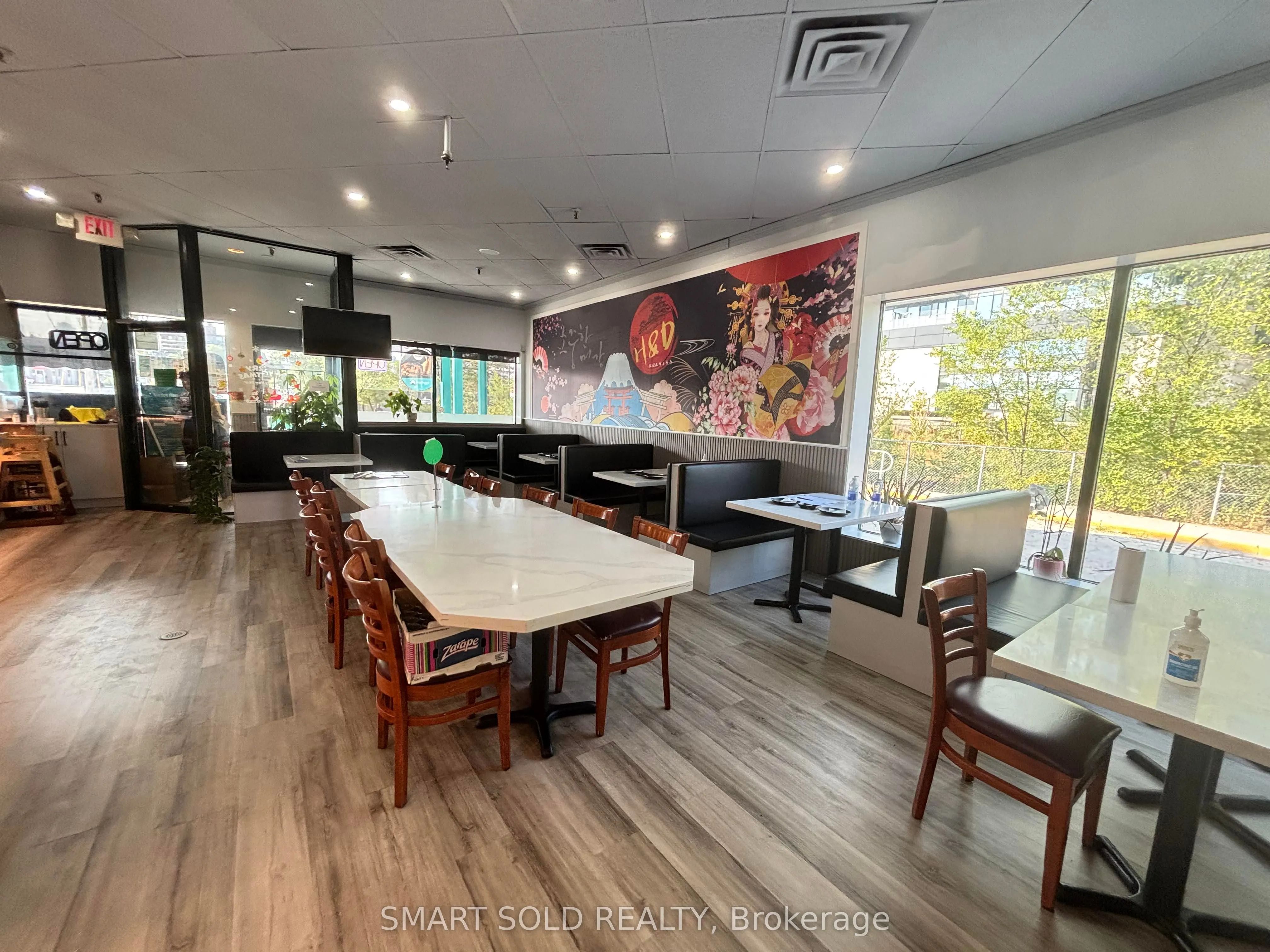 60 Dundas Street E, #1