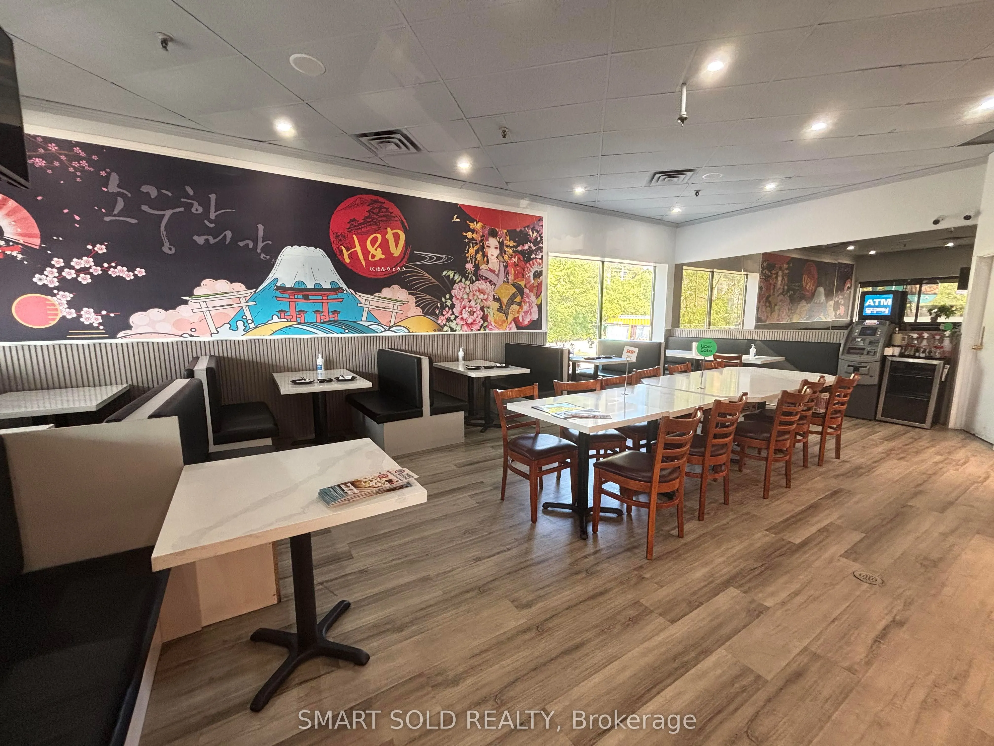 60 Dundas Street E, #1