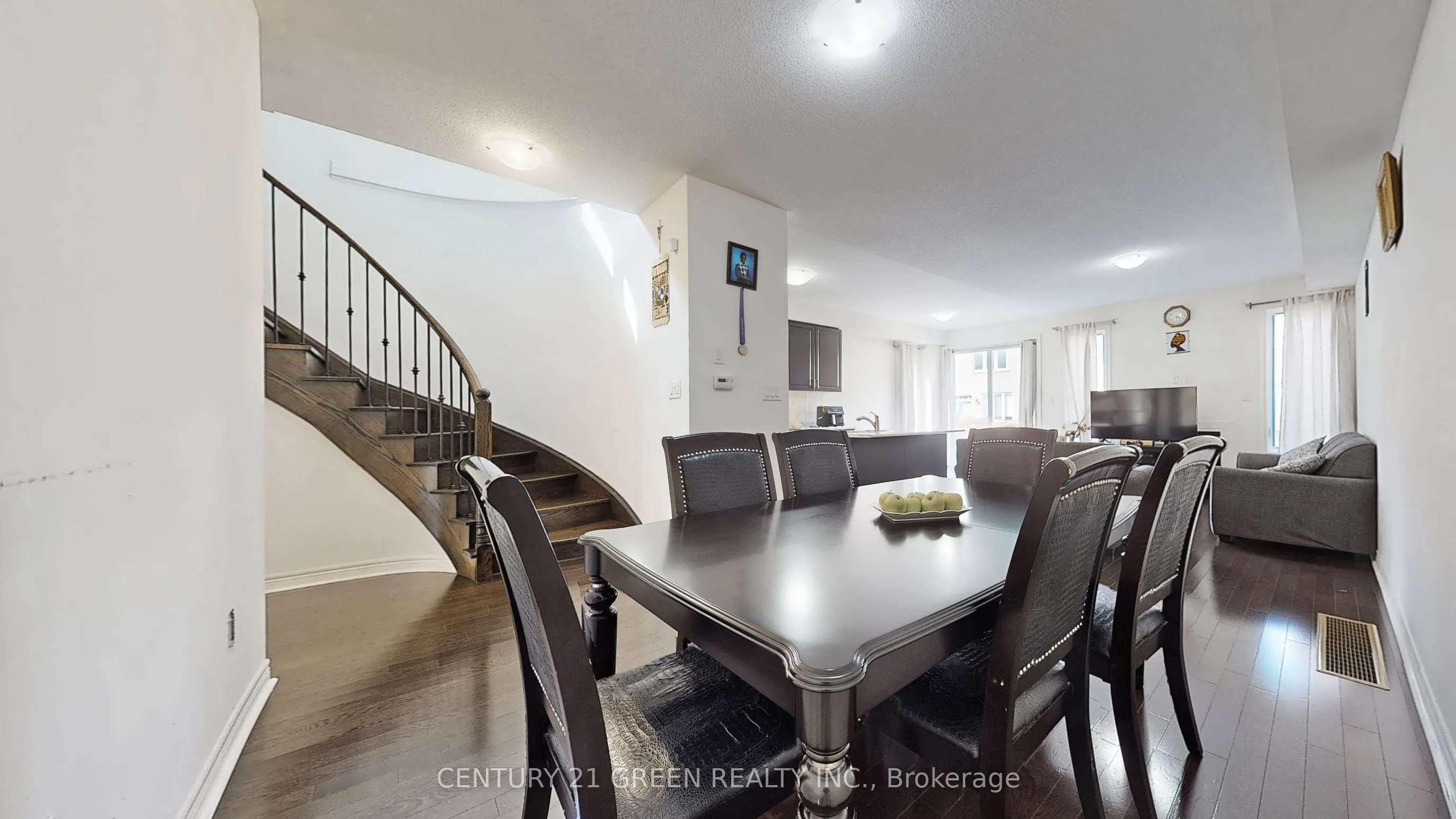 30 Canary Close
