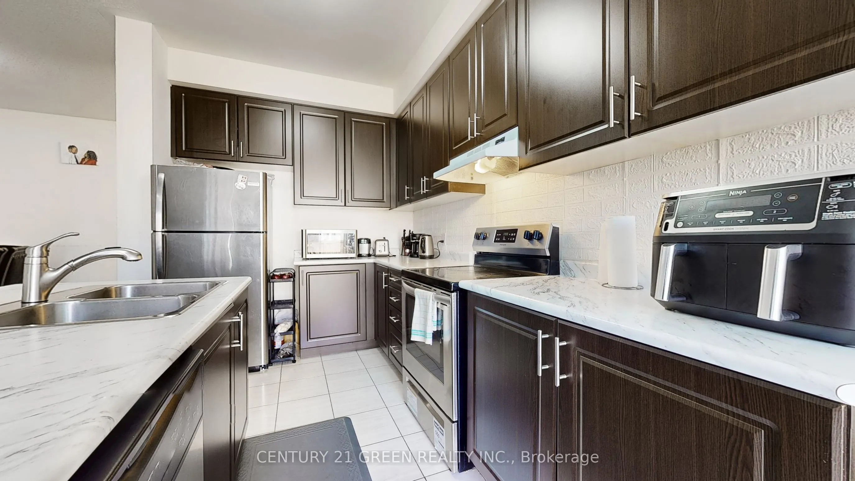 30 Canary Close