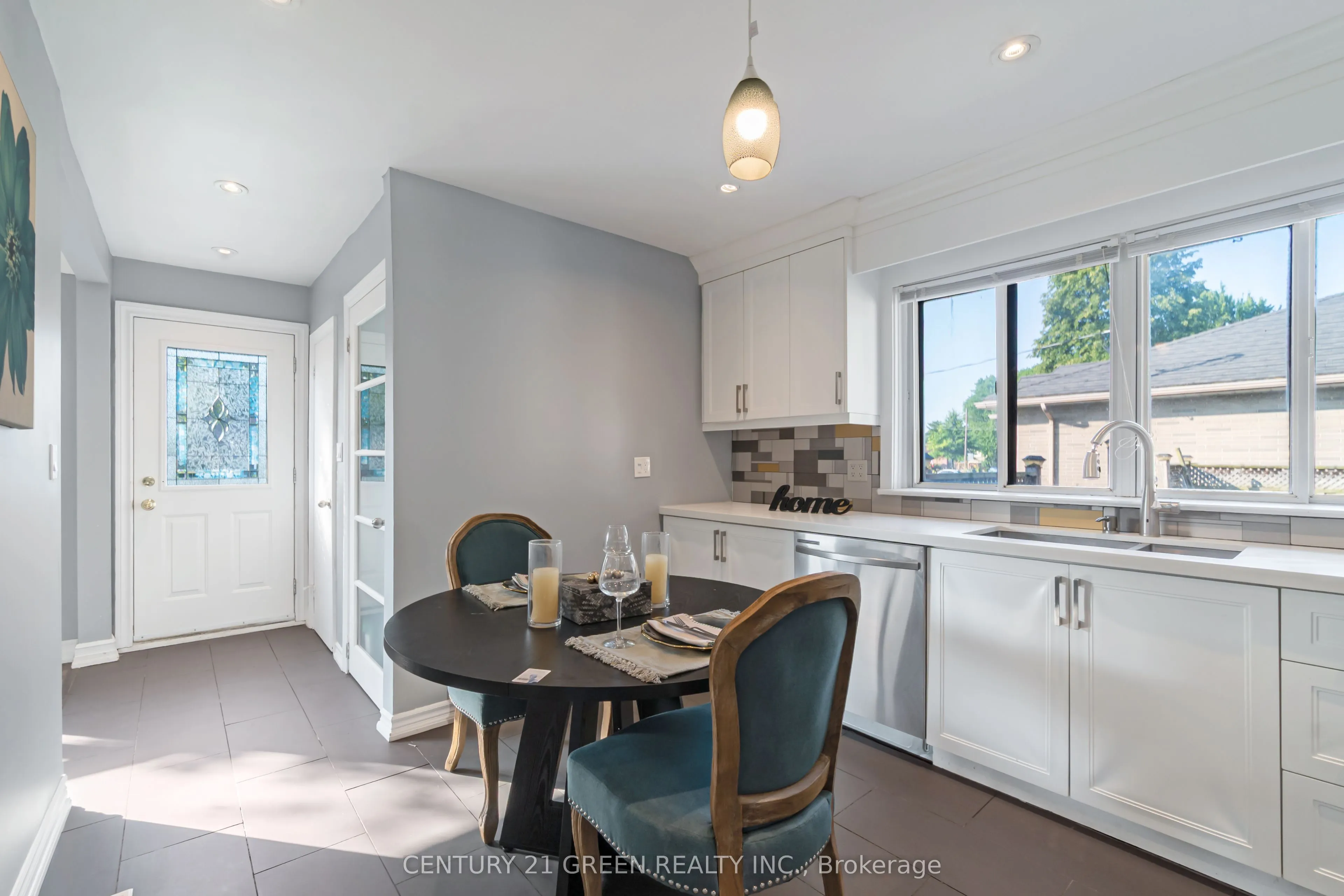 1303 Bunnell Drive N