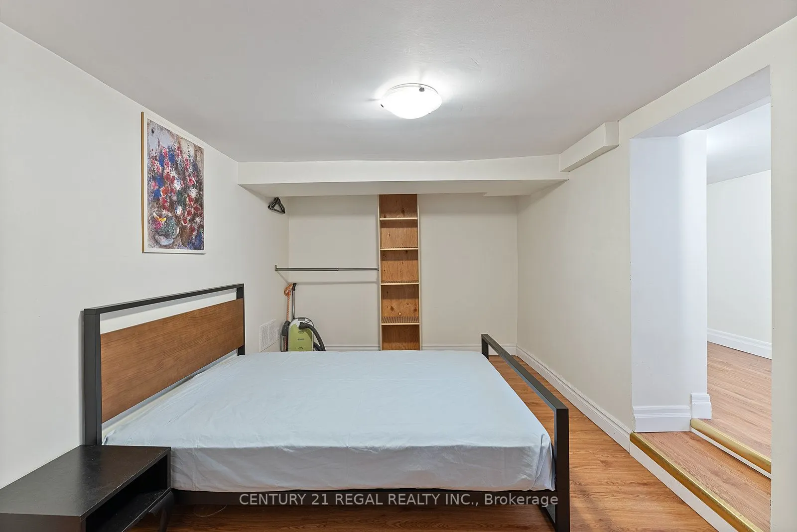 32 Chamberlain Avenue