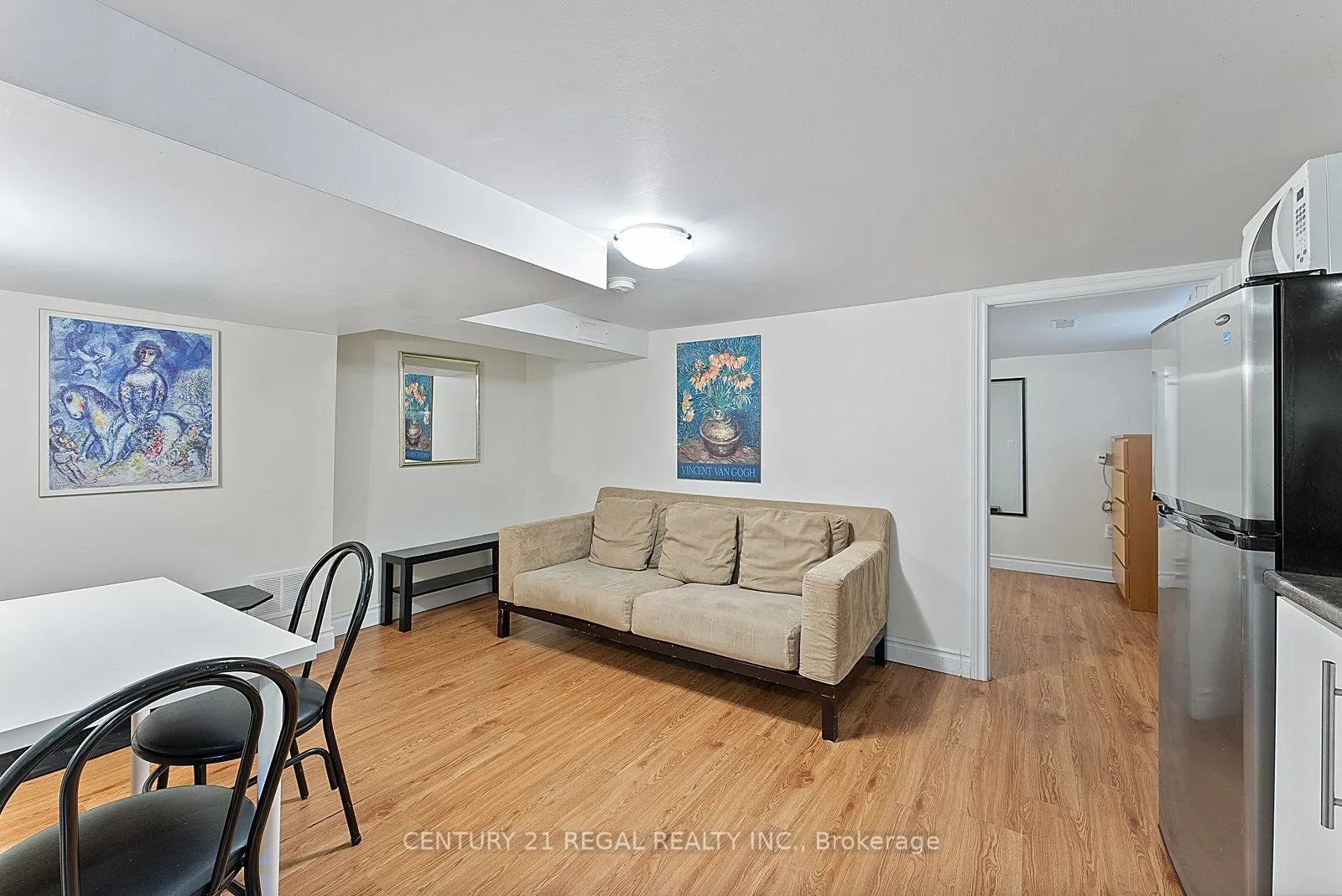 32 Chamberlain Avenue