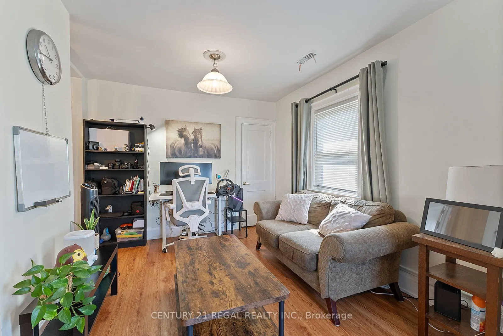 32 Chamberlain Avenue