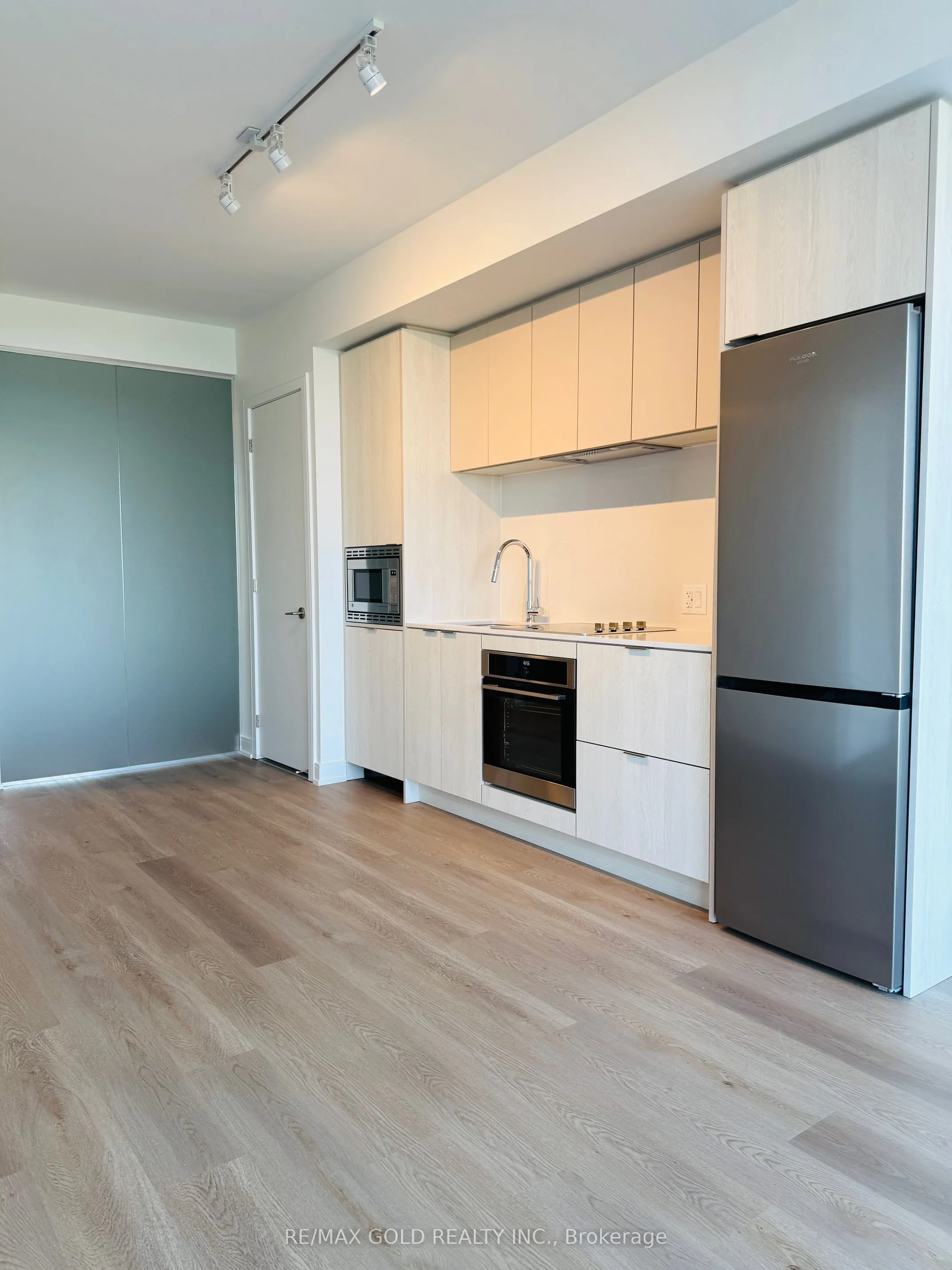3009 Novar Road, #530