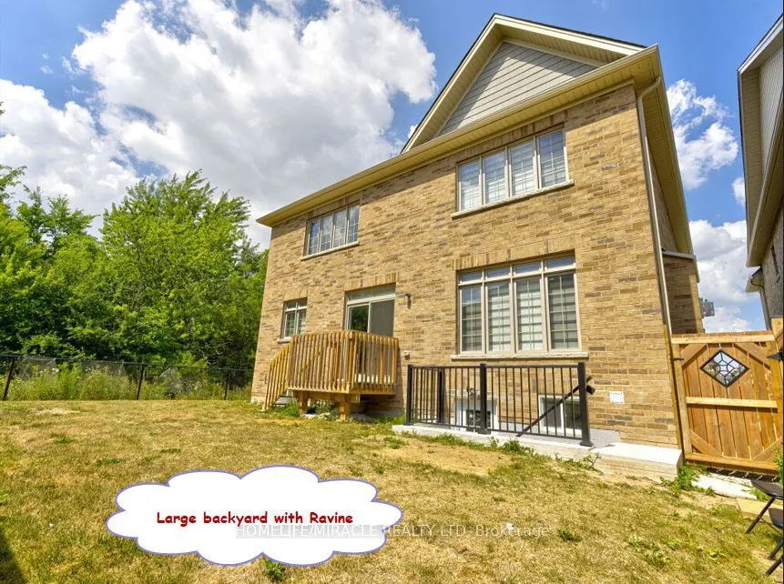 8 Jenwood Crescent
