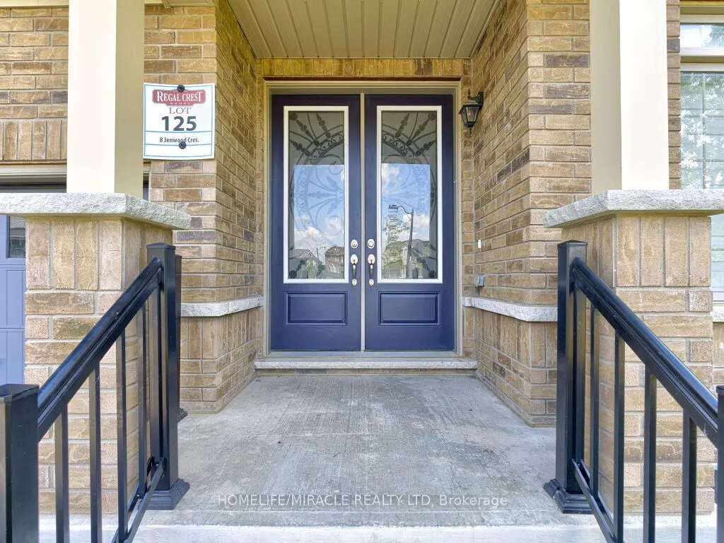 8 Jenwood Crescent