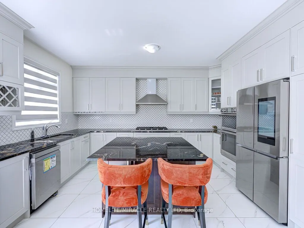 8 Jenwood Crescent