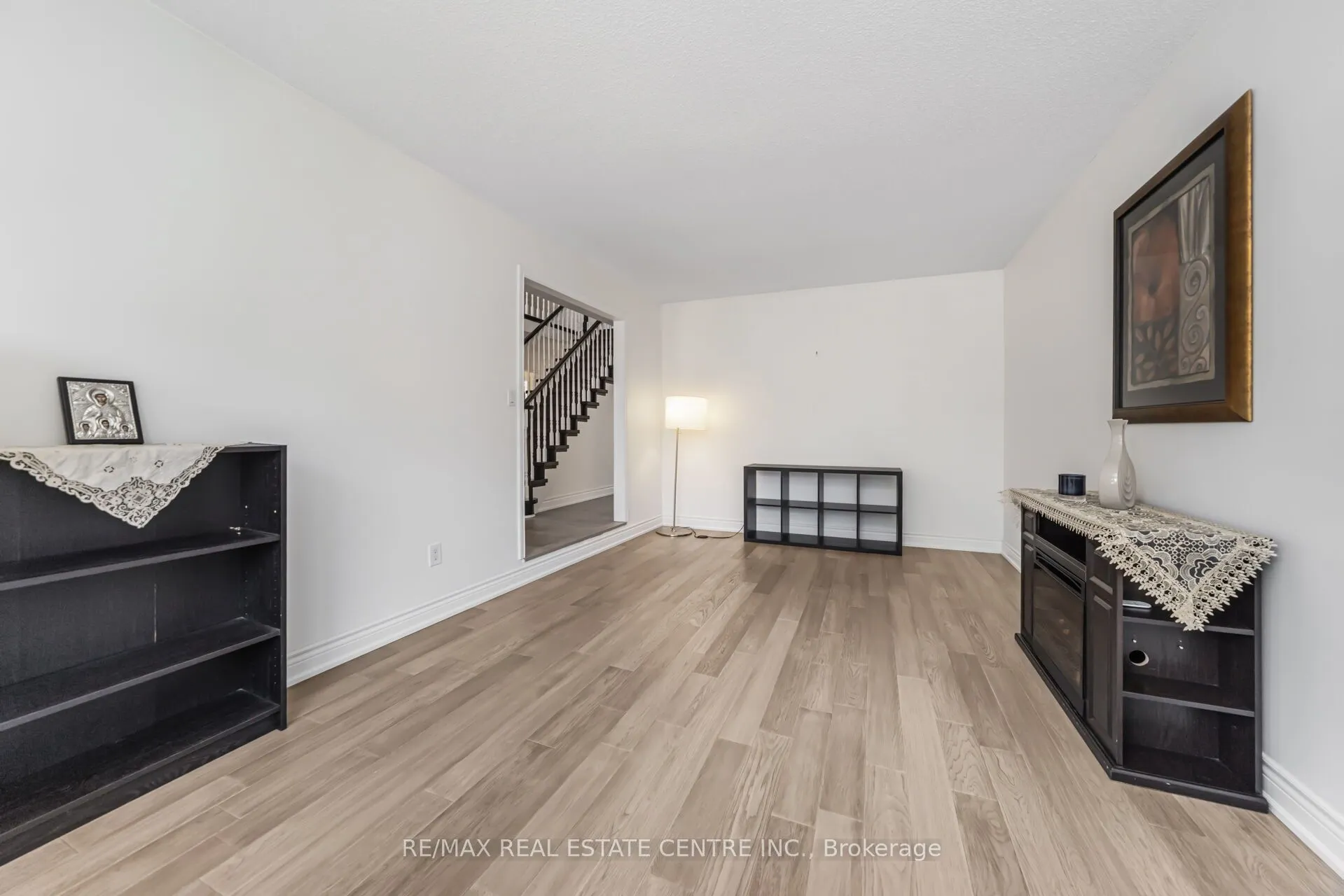 2594 Ambercroft Trail
