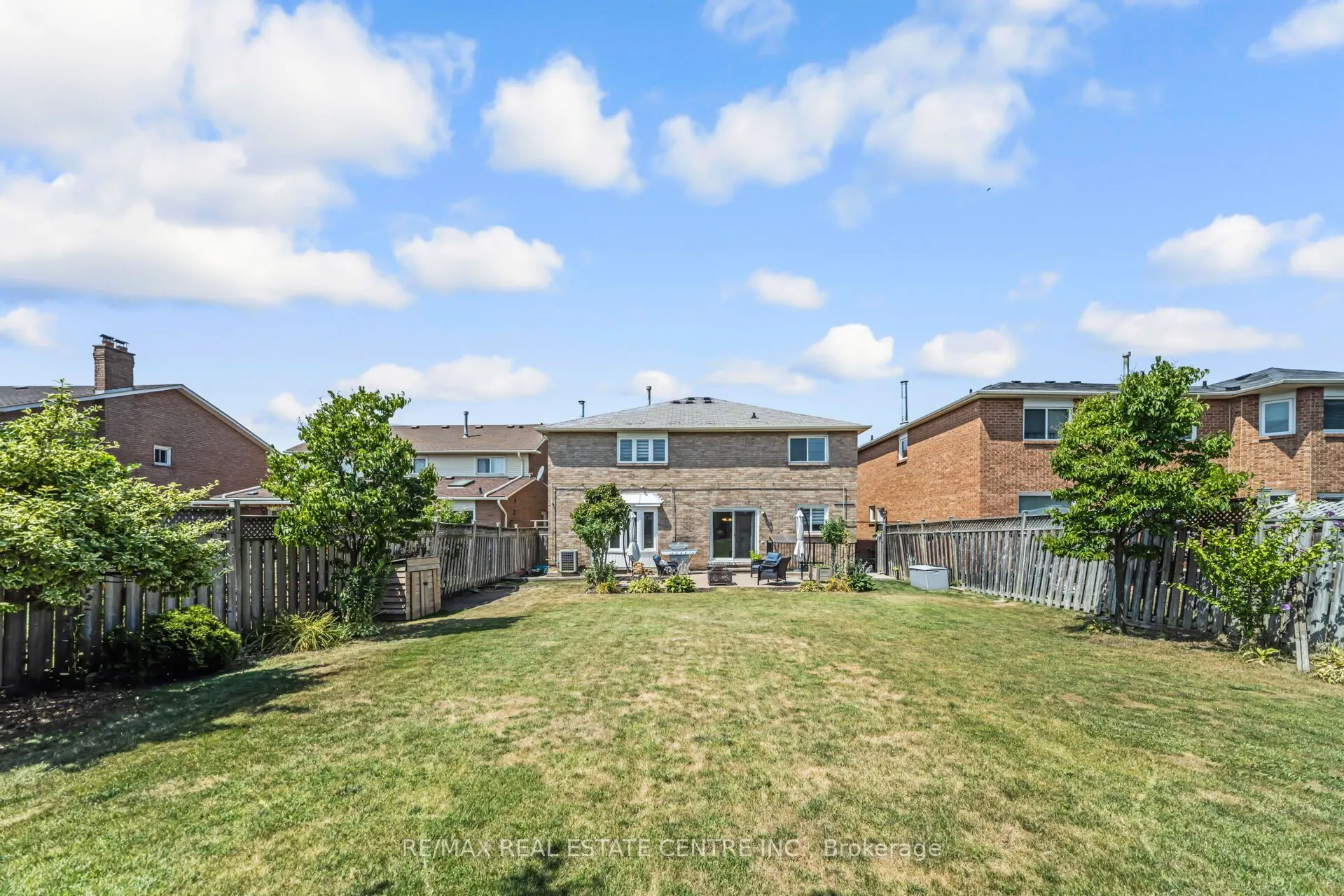 2594 Ambercroft Trail