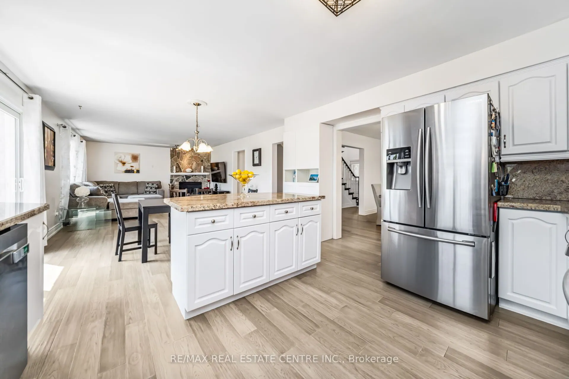 2594 Ambercroft Trail