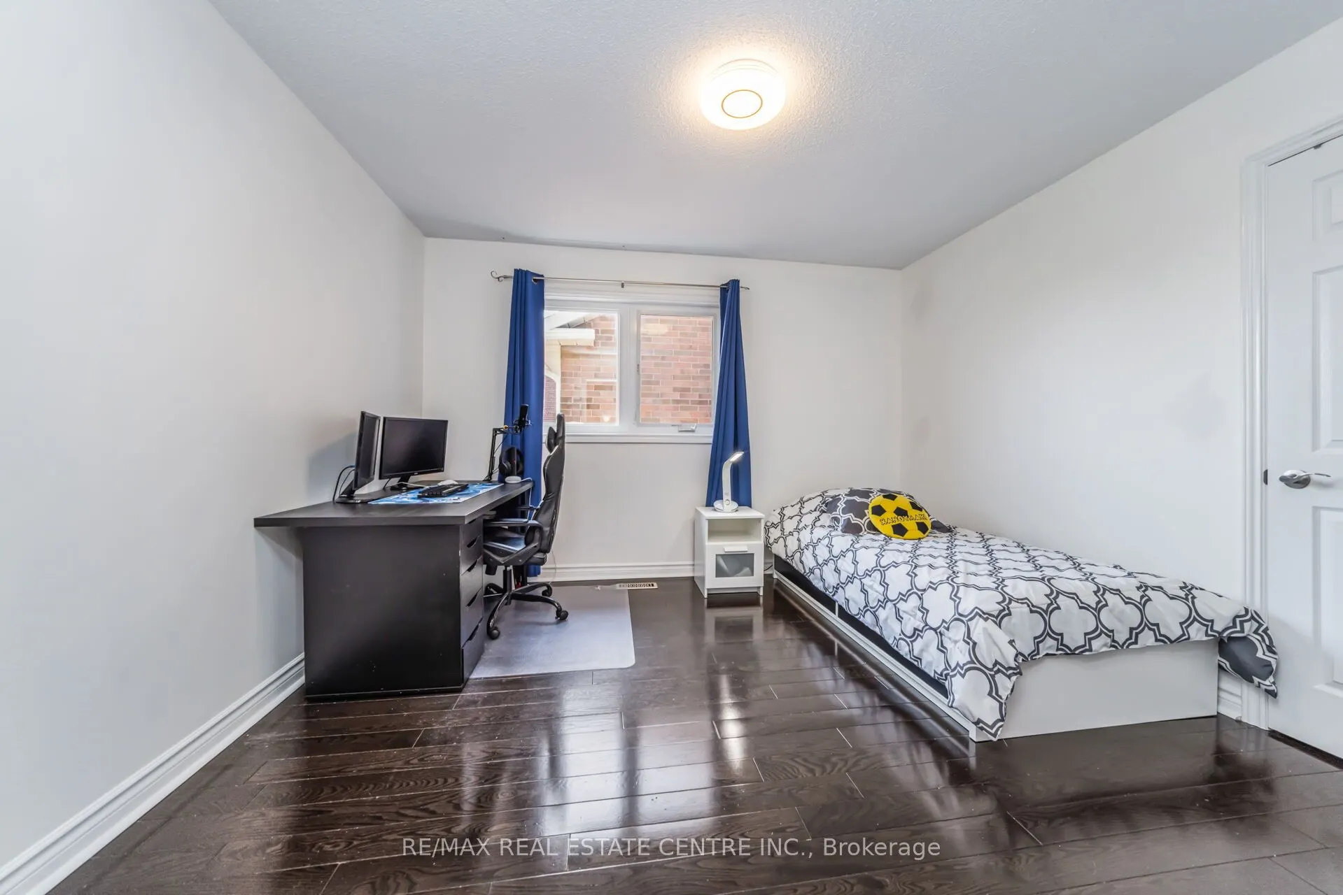 2594 Ambercroft Trail
