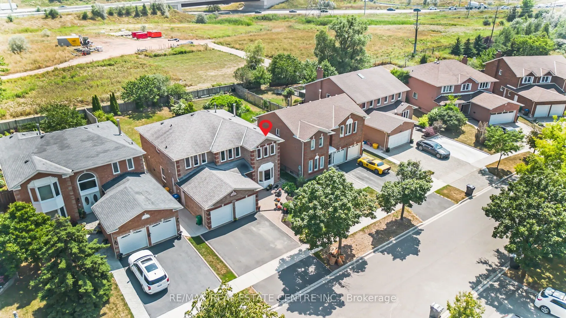 2594 Ambercroft Trail
