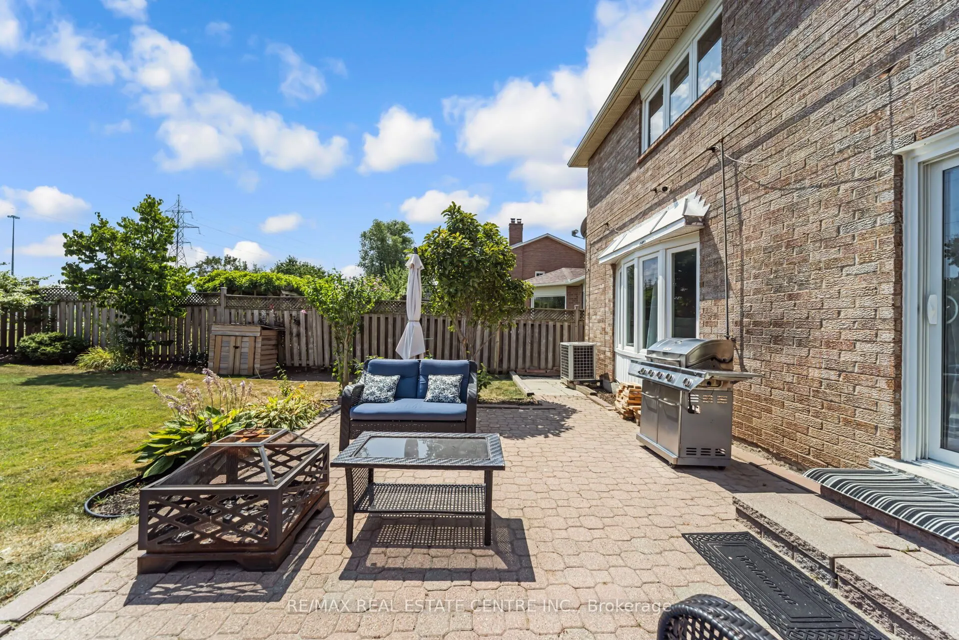 2594 Ambercroft Trail