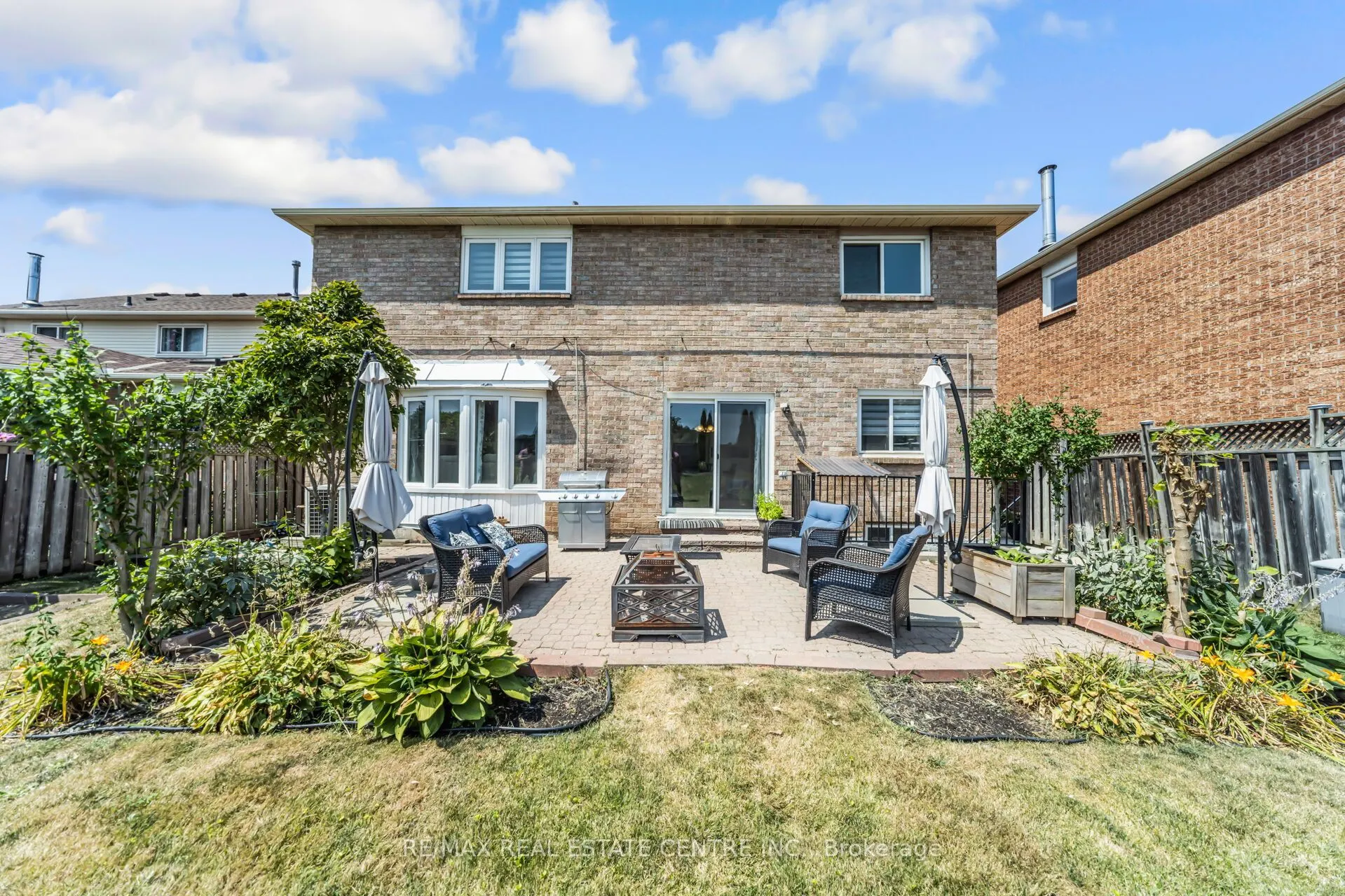 2594 Ambercroft Trail