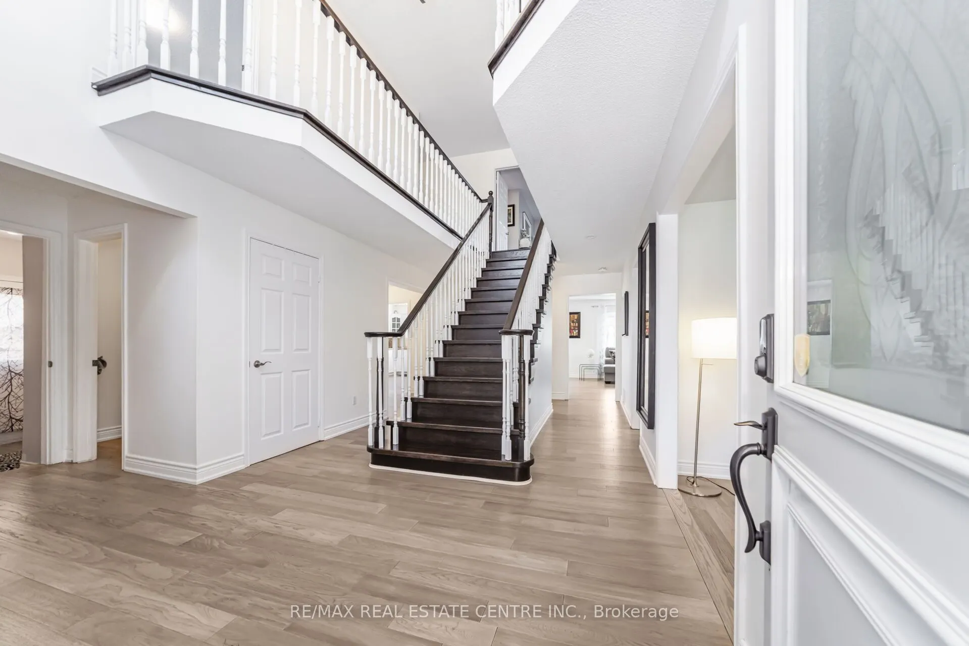 2594 Ambercroft Trail