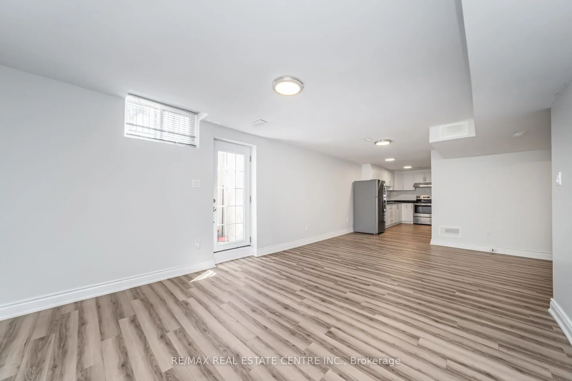 2594 Ambercroft Trail