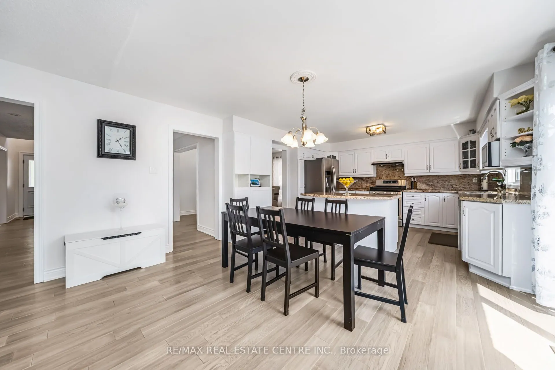 2594 Ambercroft Trail