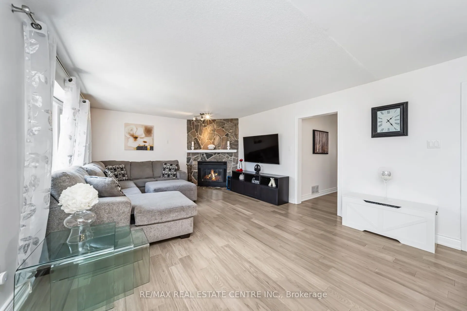 2594 Ambercroft Trail