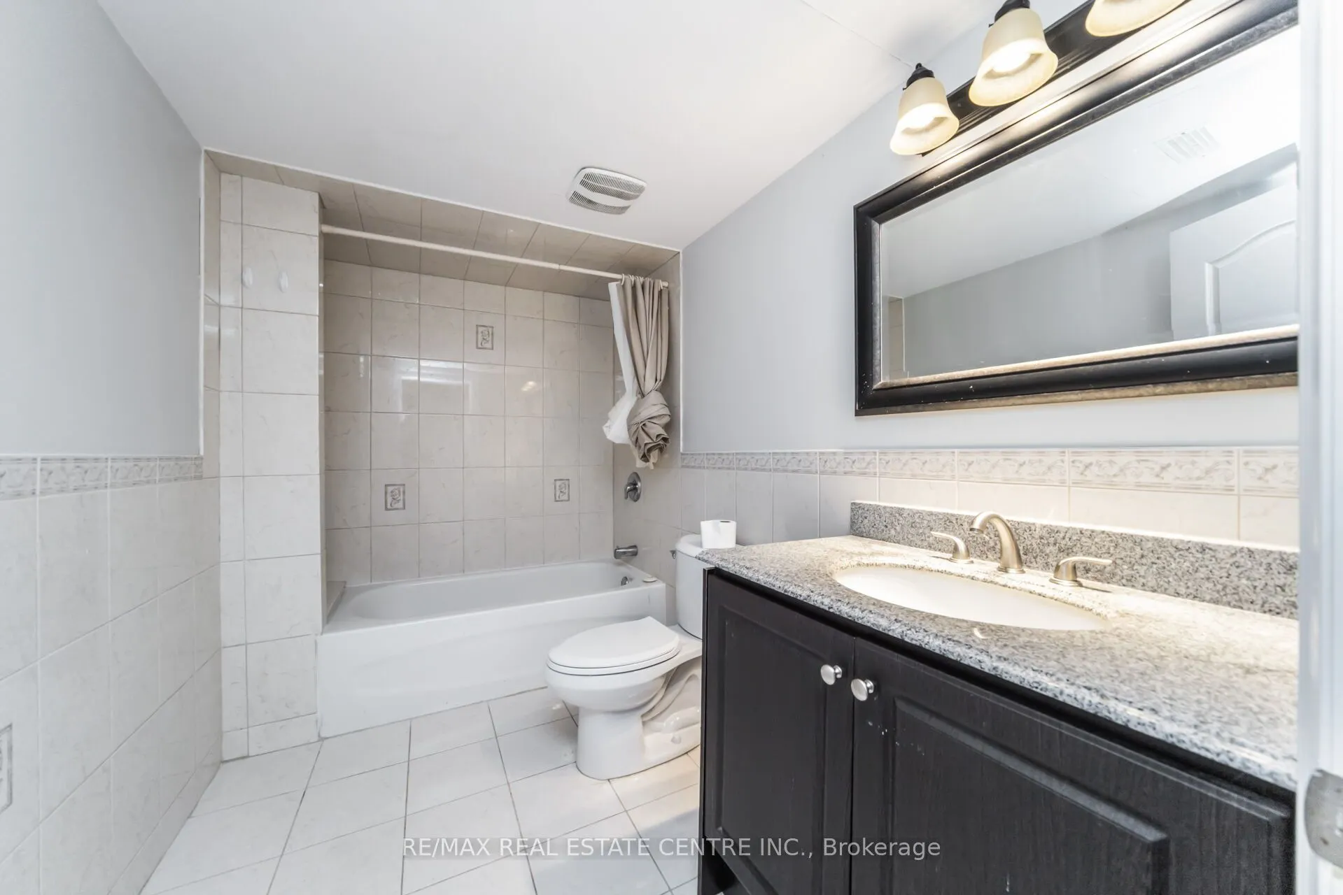 2594 Ambercroft Trail