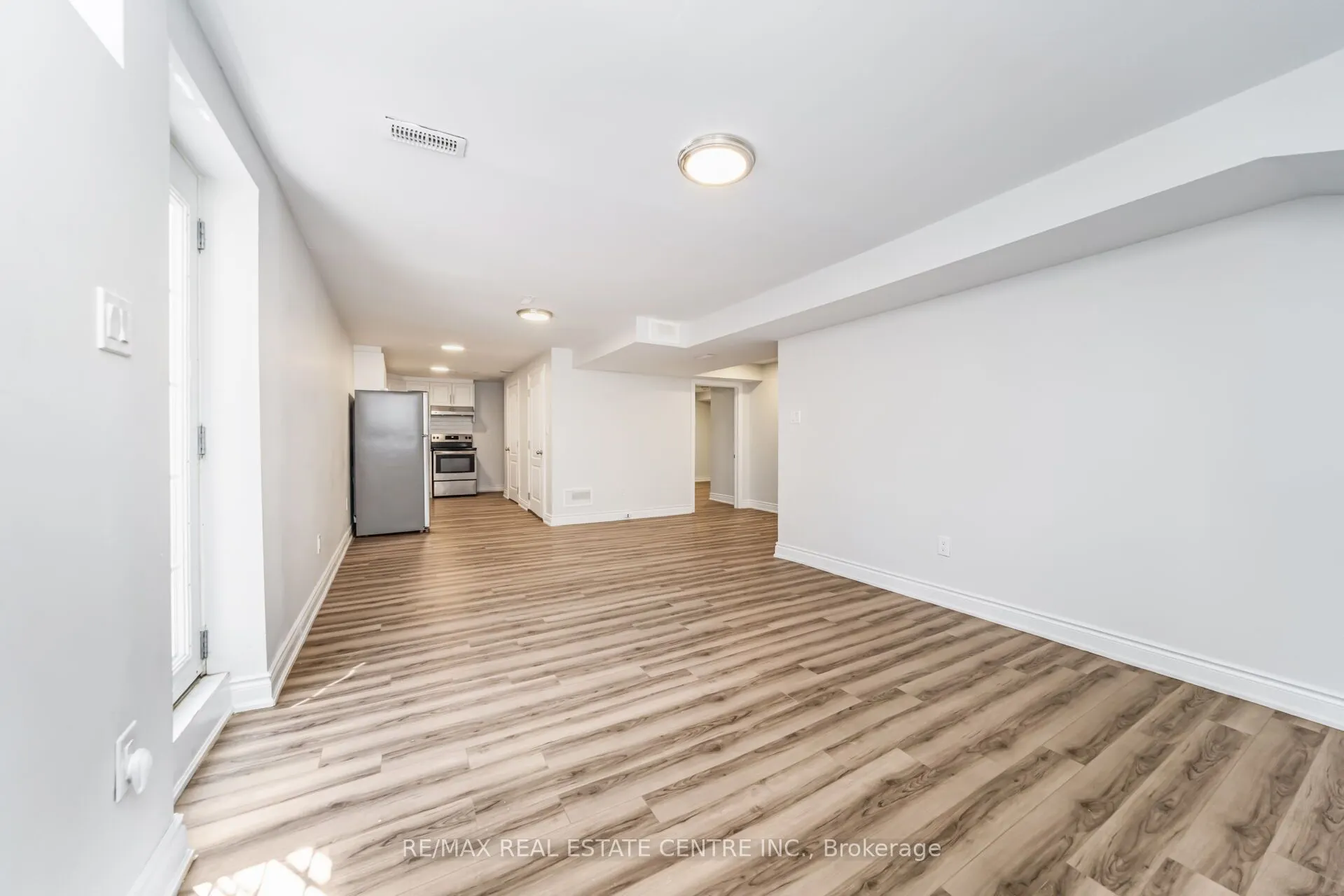 2594 Ambercroft Trail