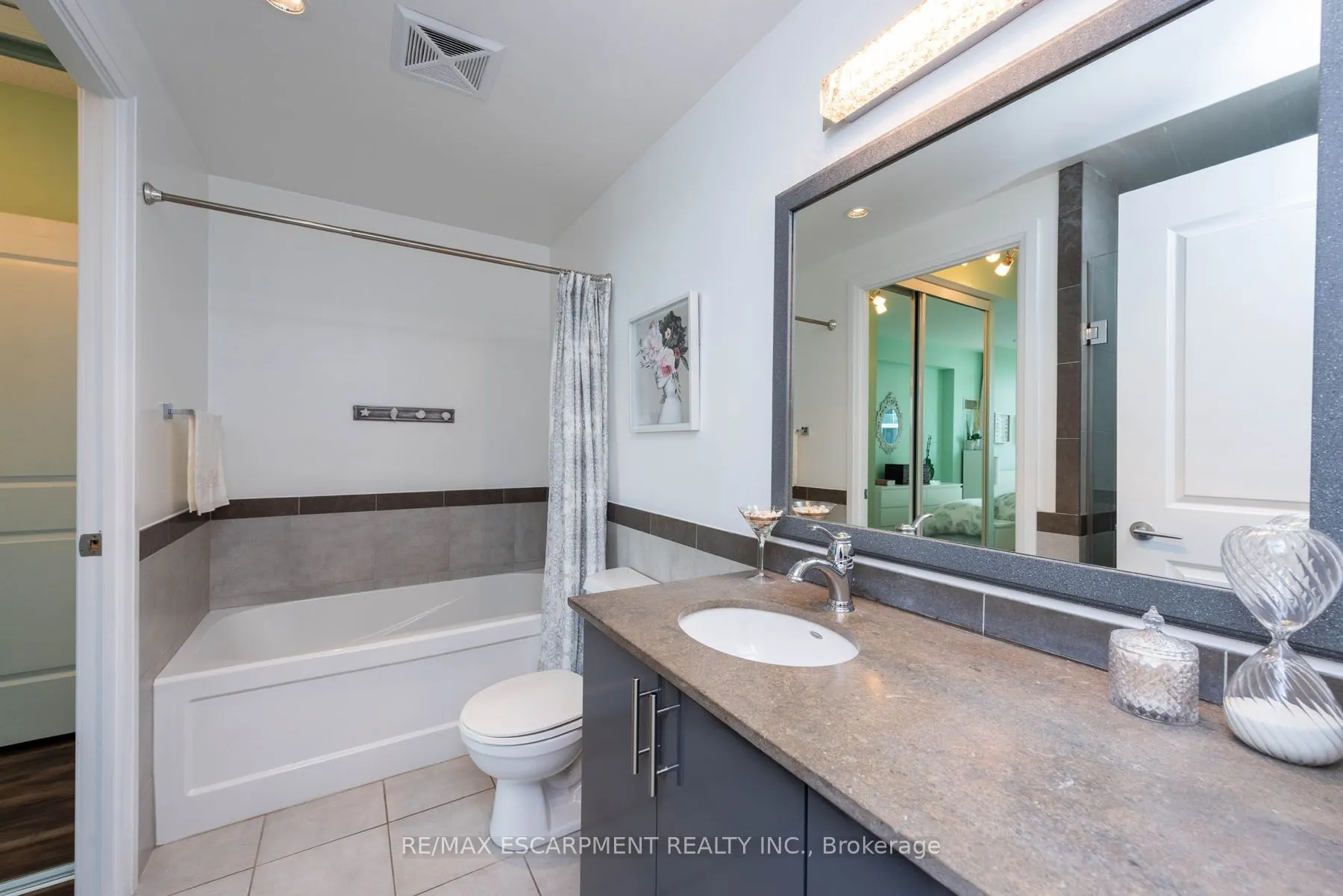 1055 Southdown Road, #710