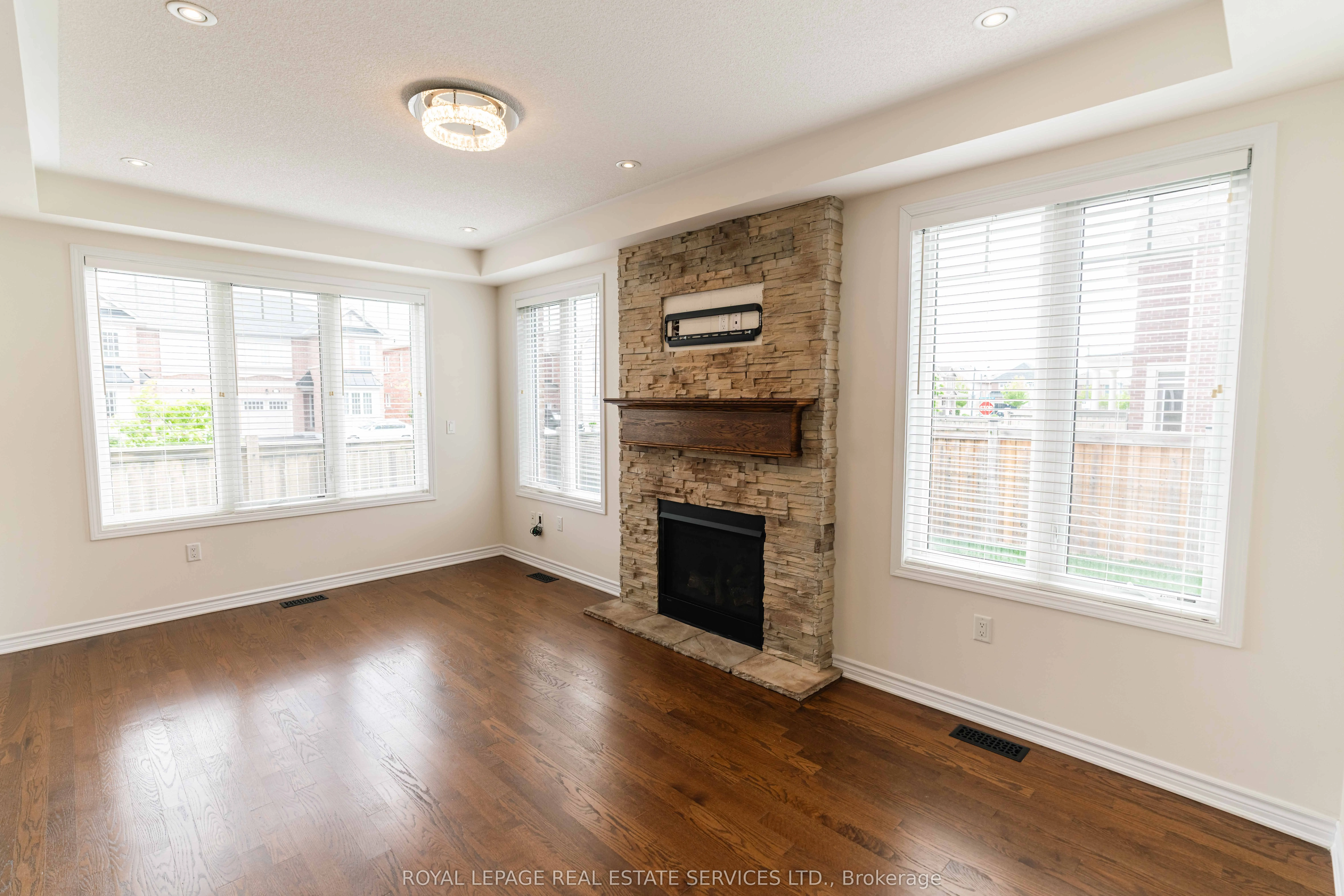 974 Penson Crescent