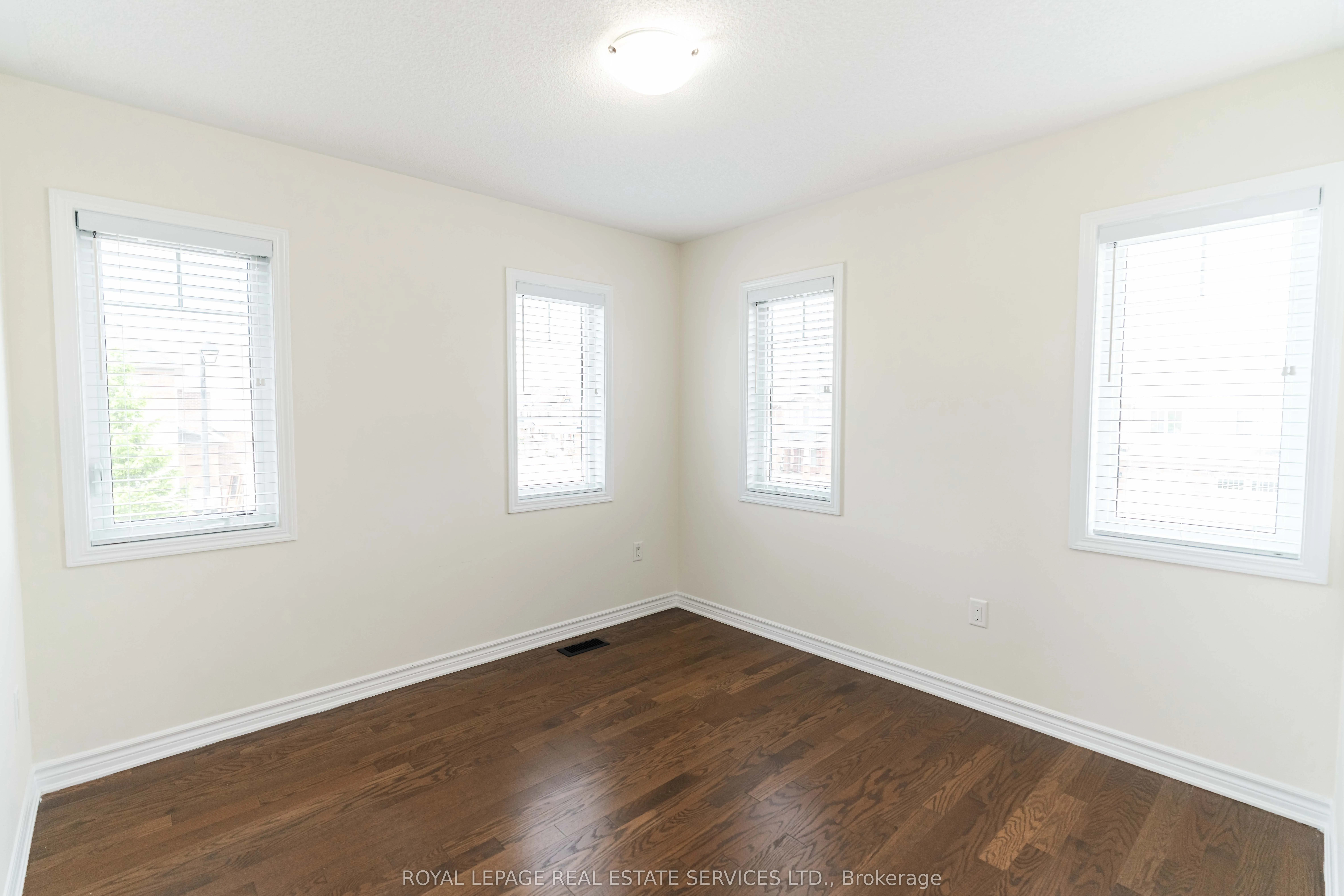 974 Penson Crescent