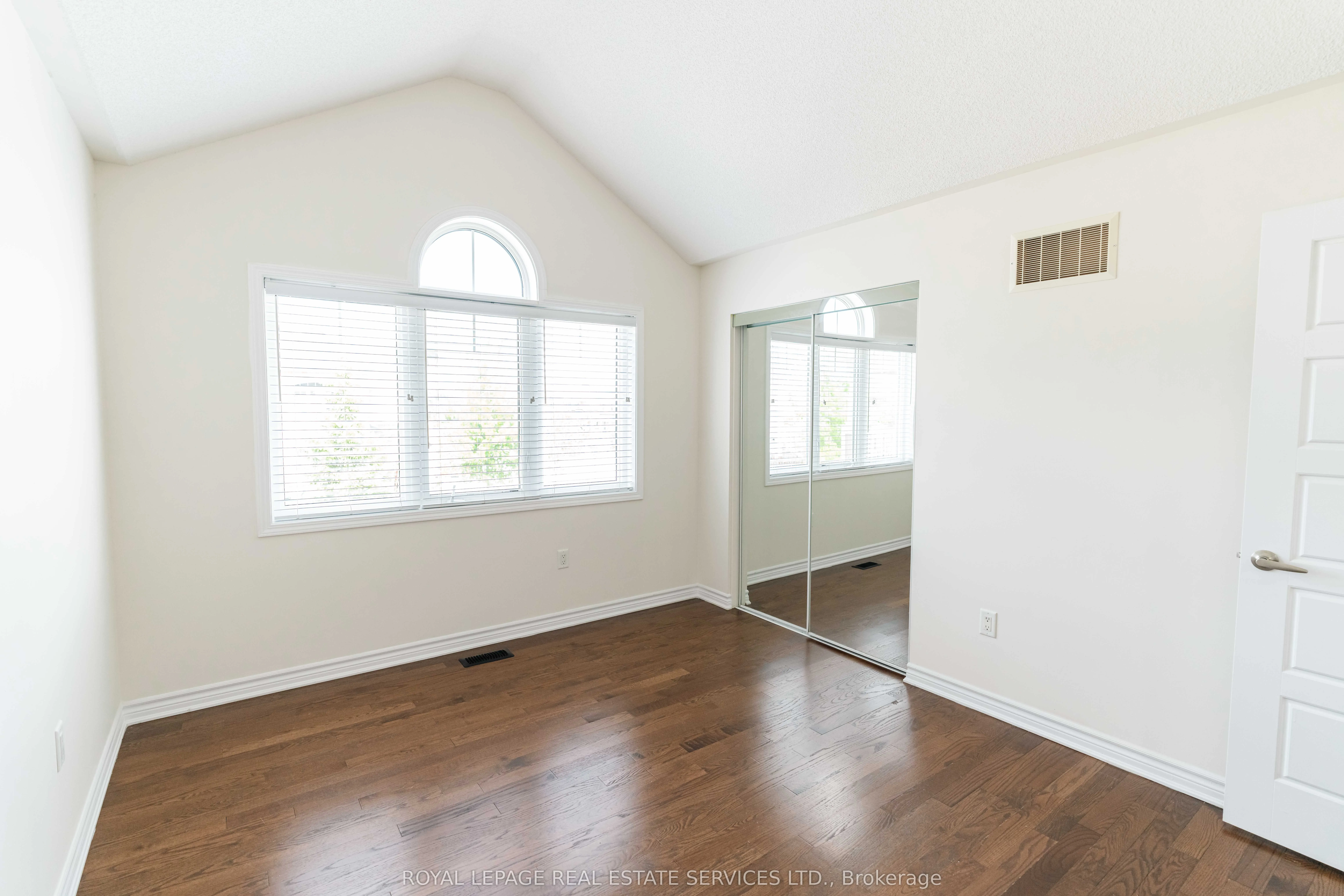 974 Penson Crescent
