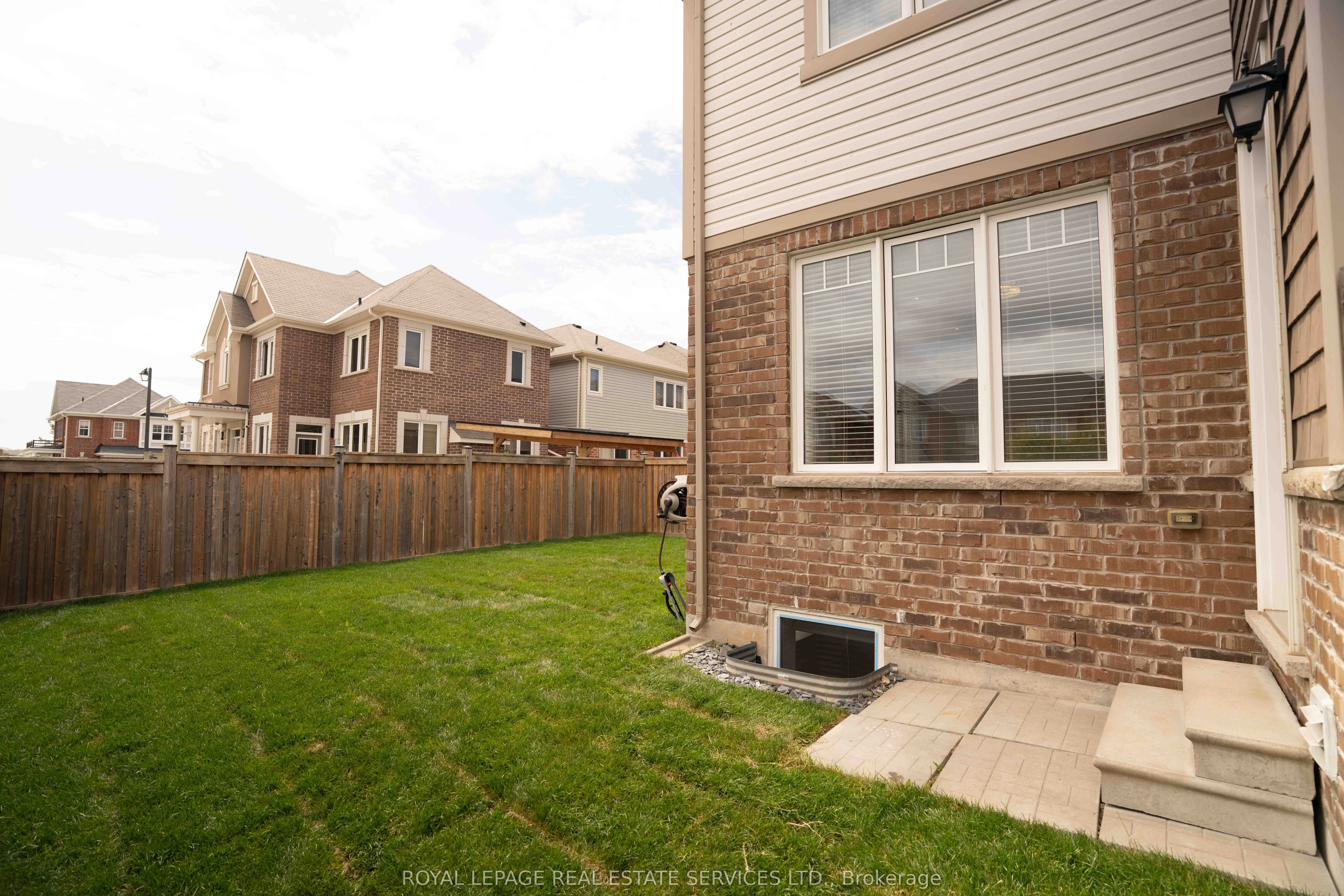 974 Penson Crescent