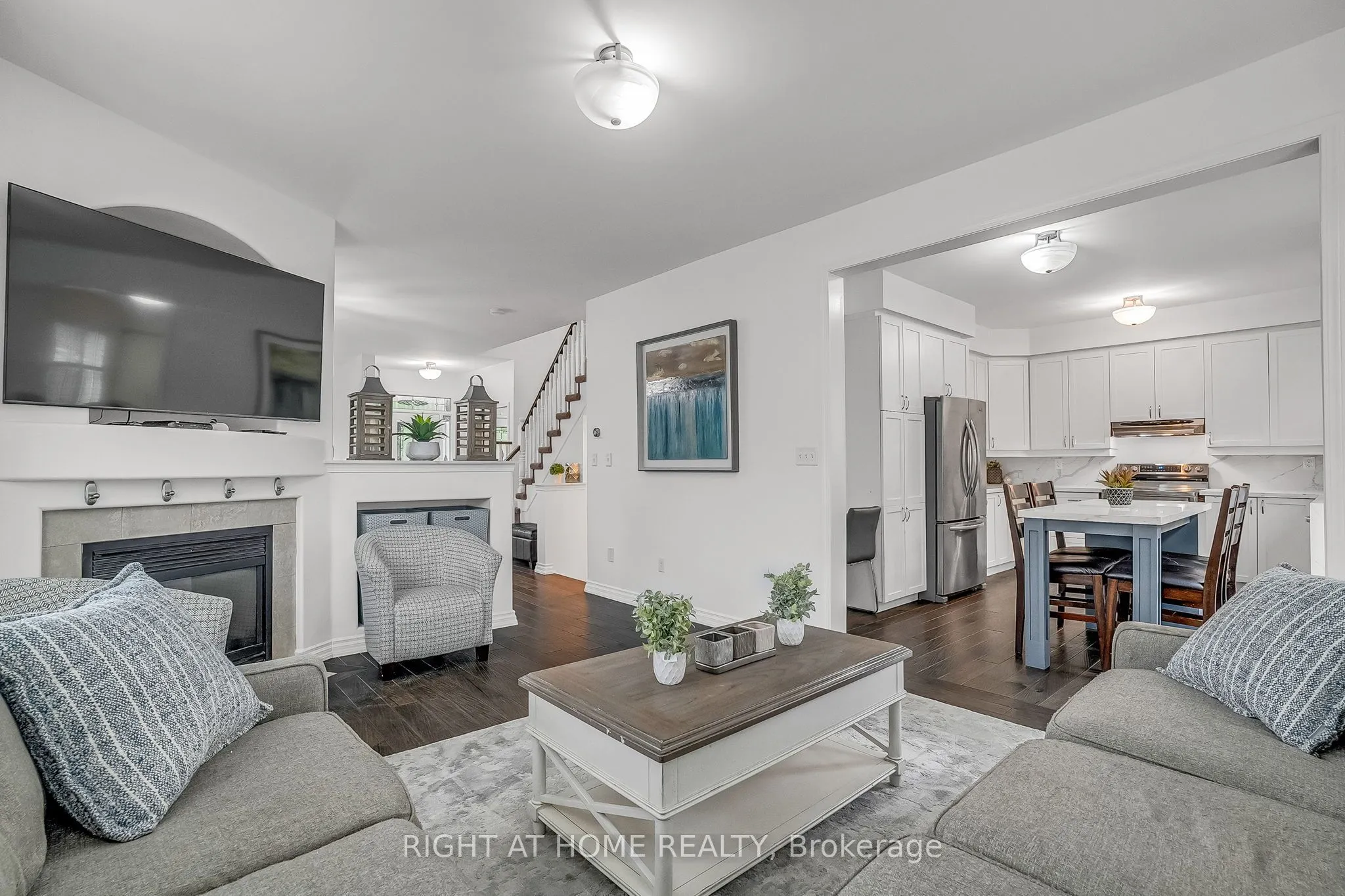 928 Lancaster Boulevard
