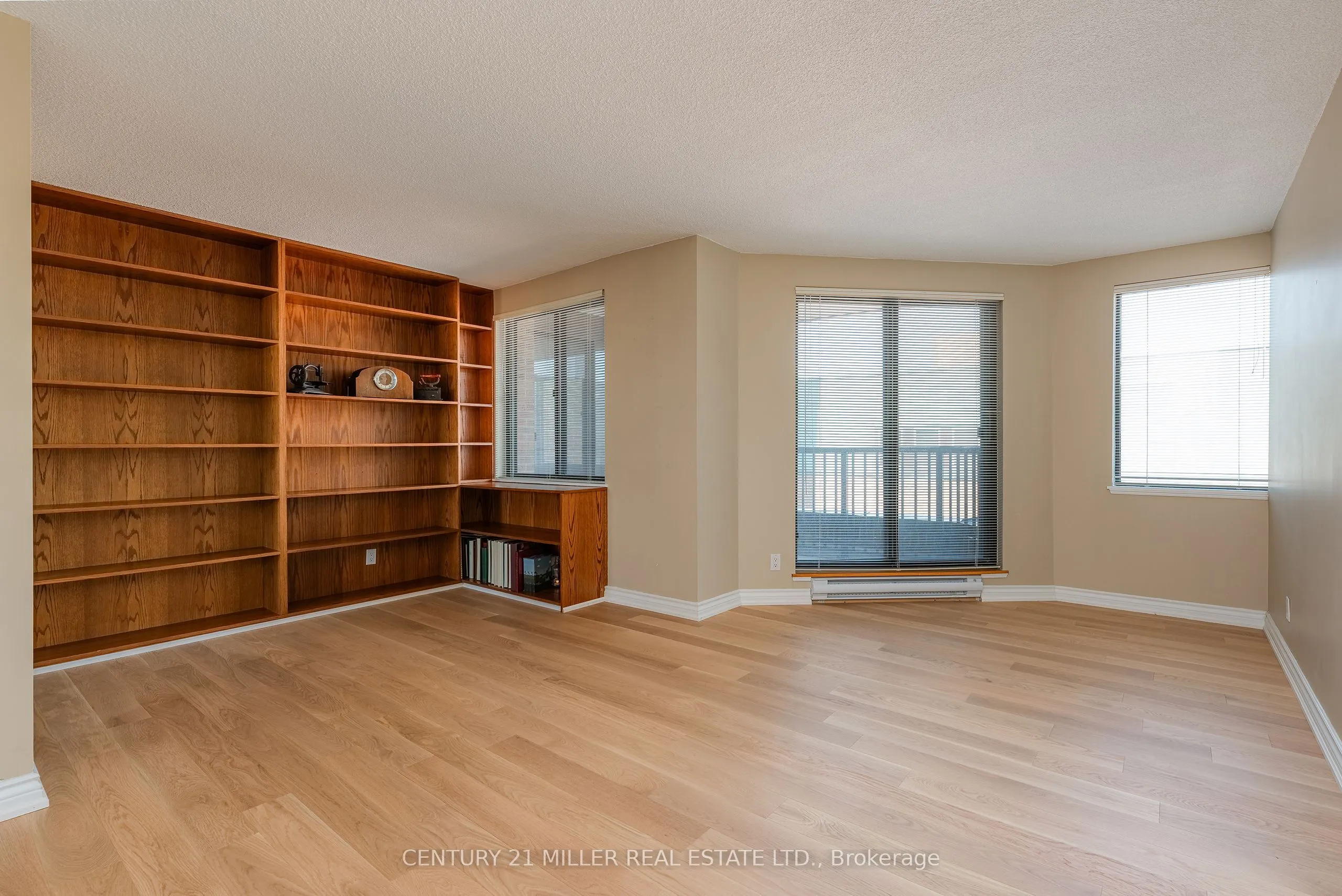 100 Lakeshore Road E, #710