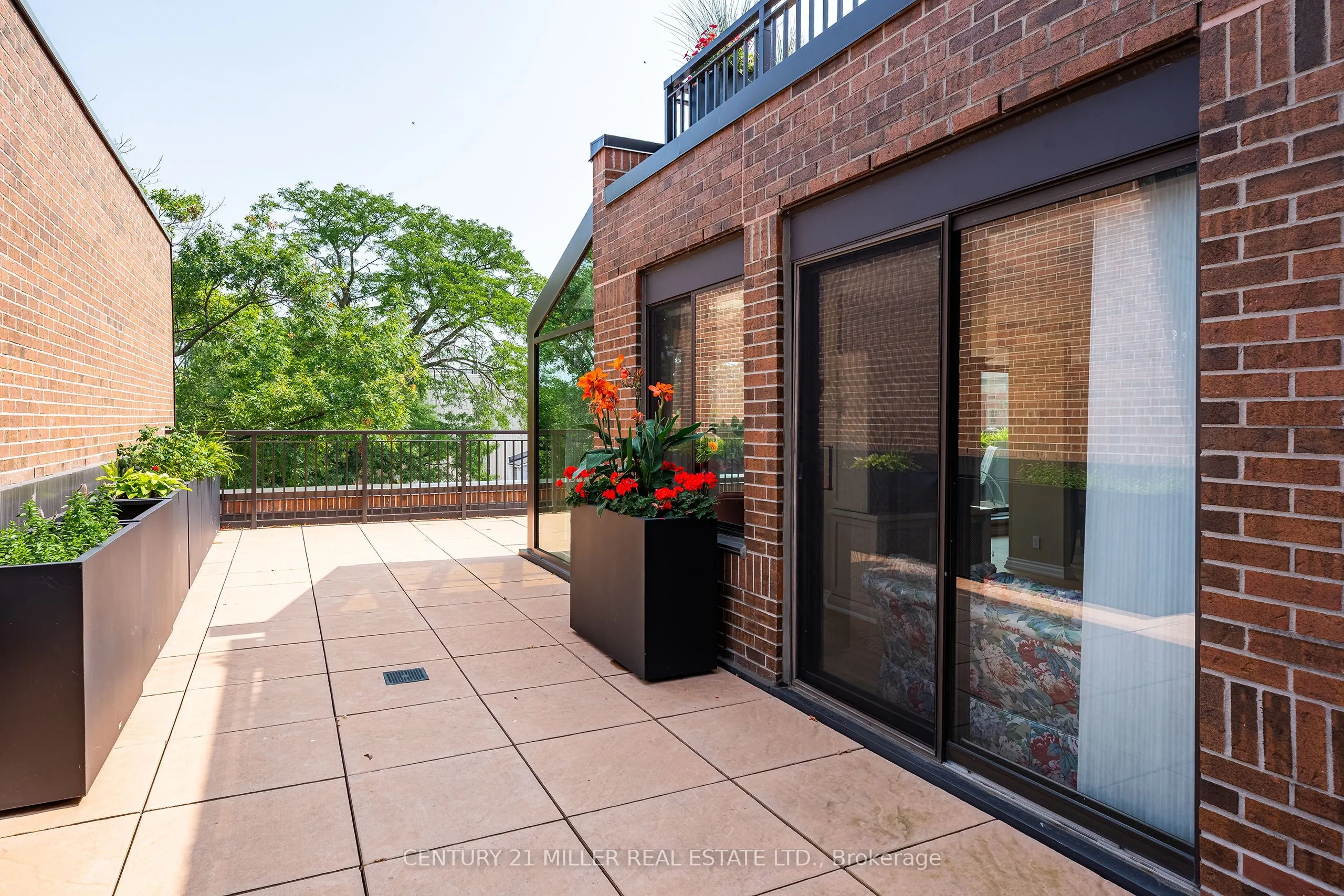 100 Lakeshore Road E, #710