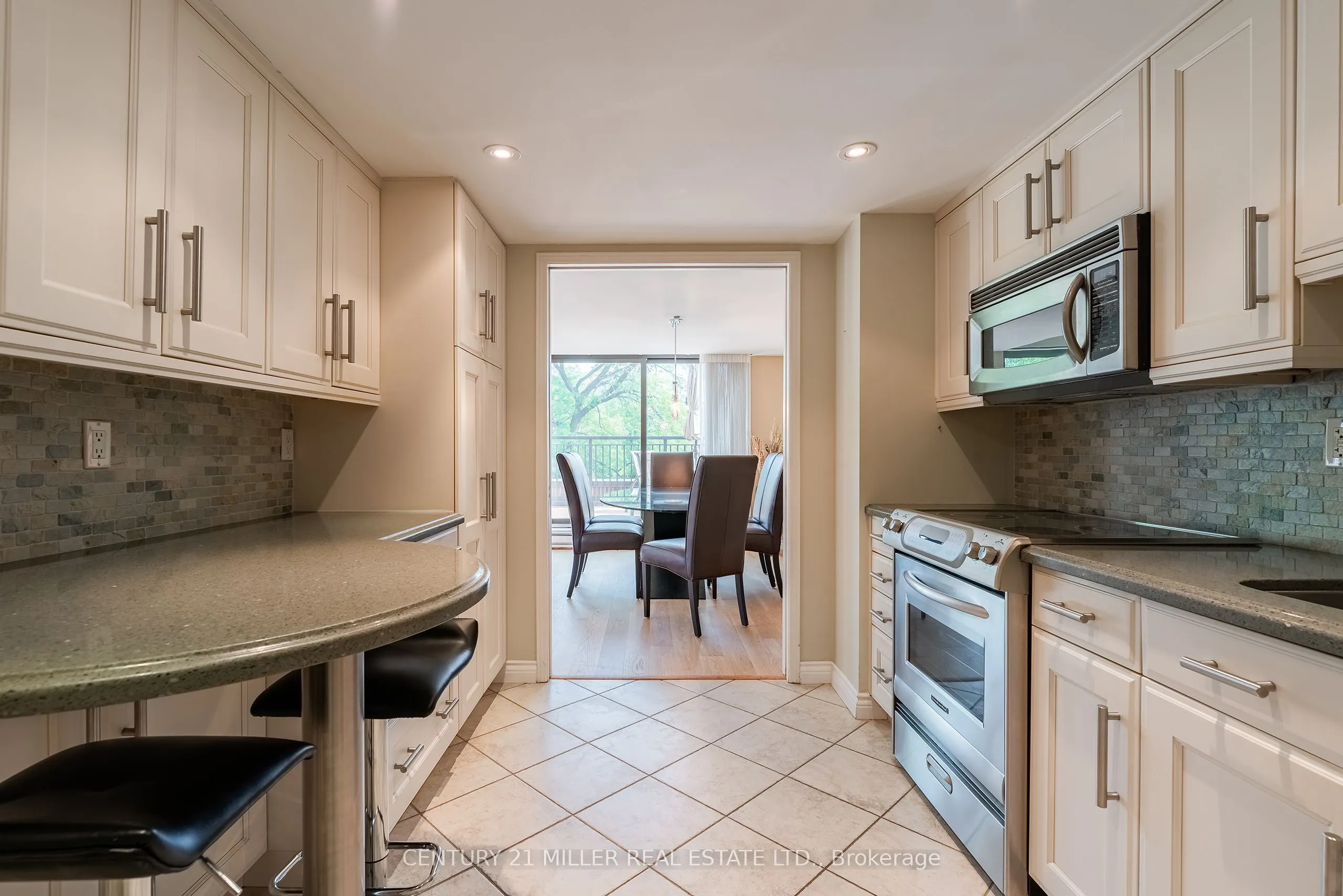 100 Lakeshore Road E, #710