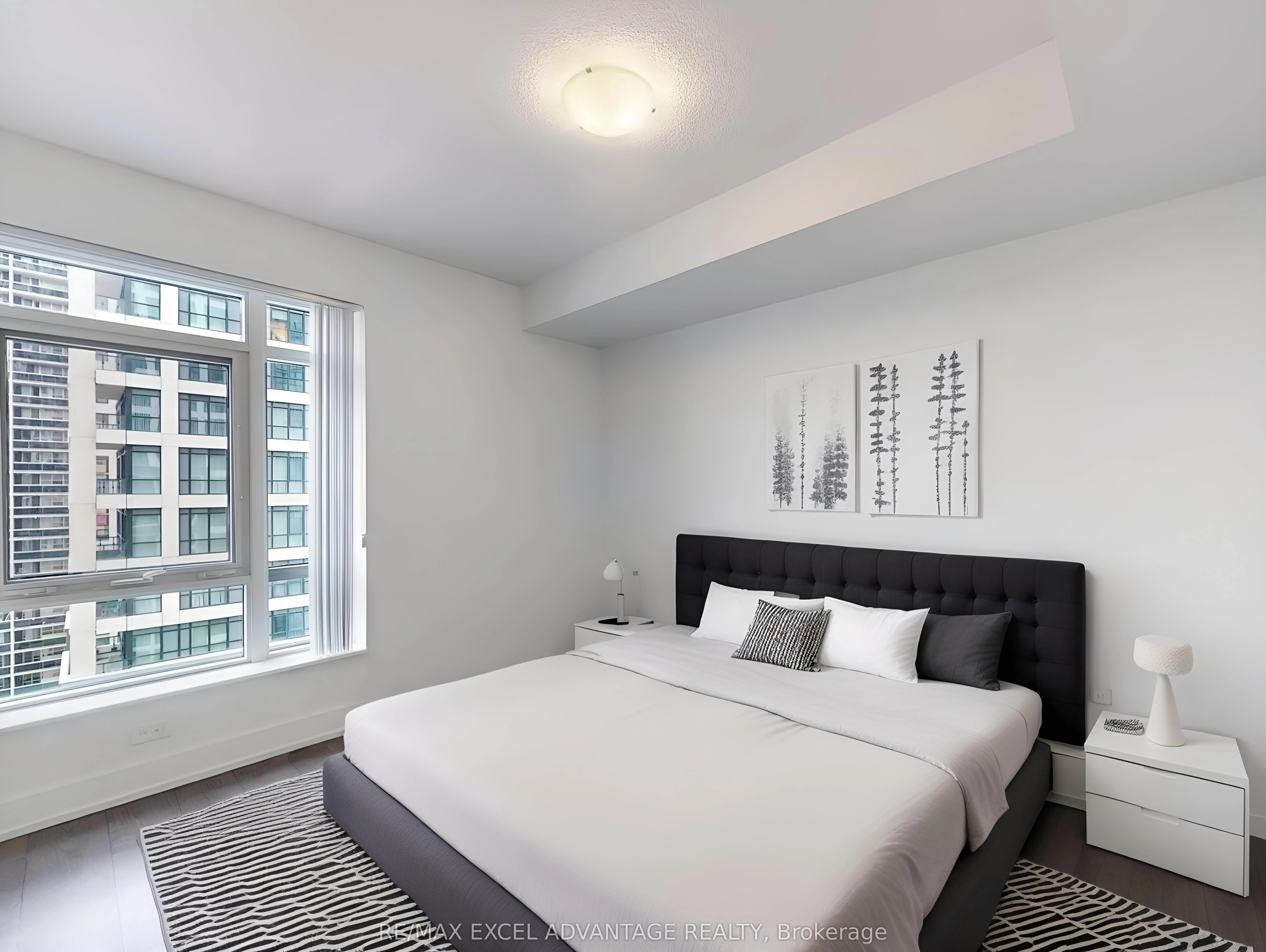 7 Mabelle Avenue, #910