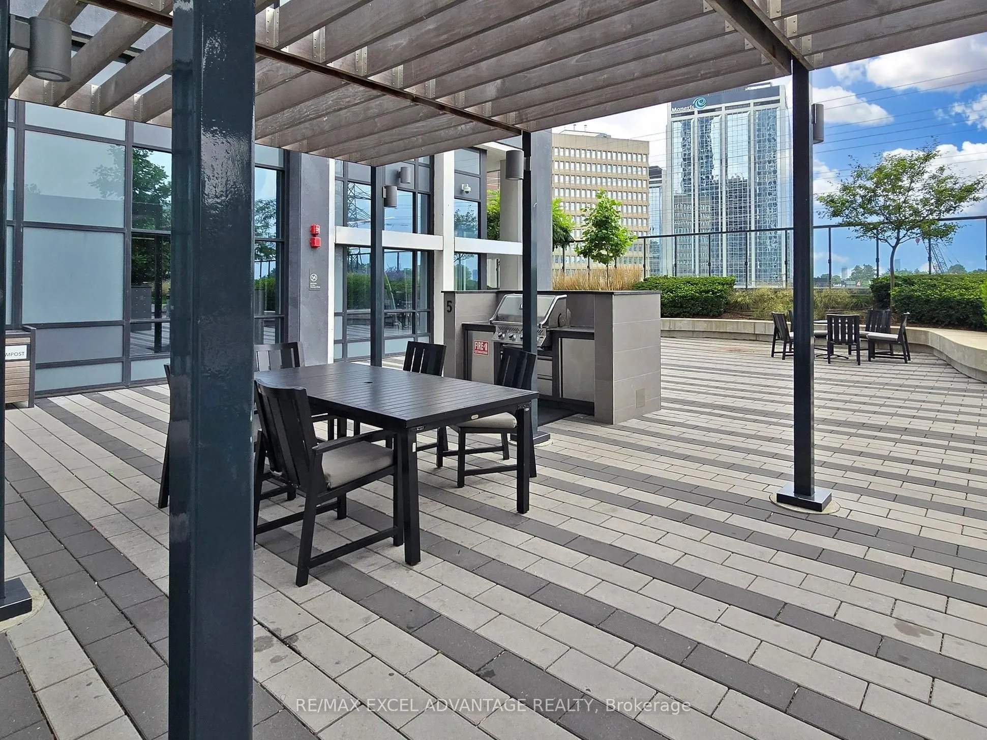 7 Mabelle Avenue, #910