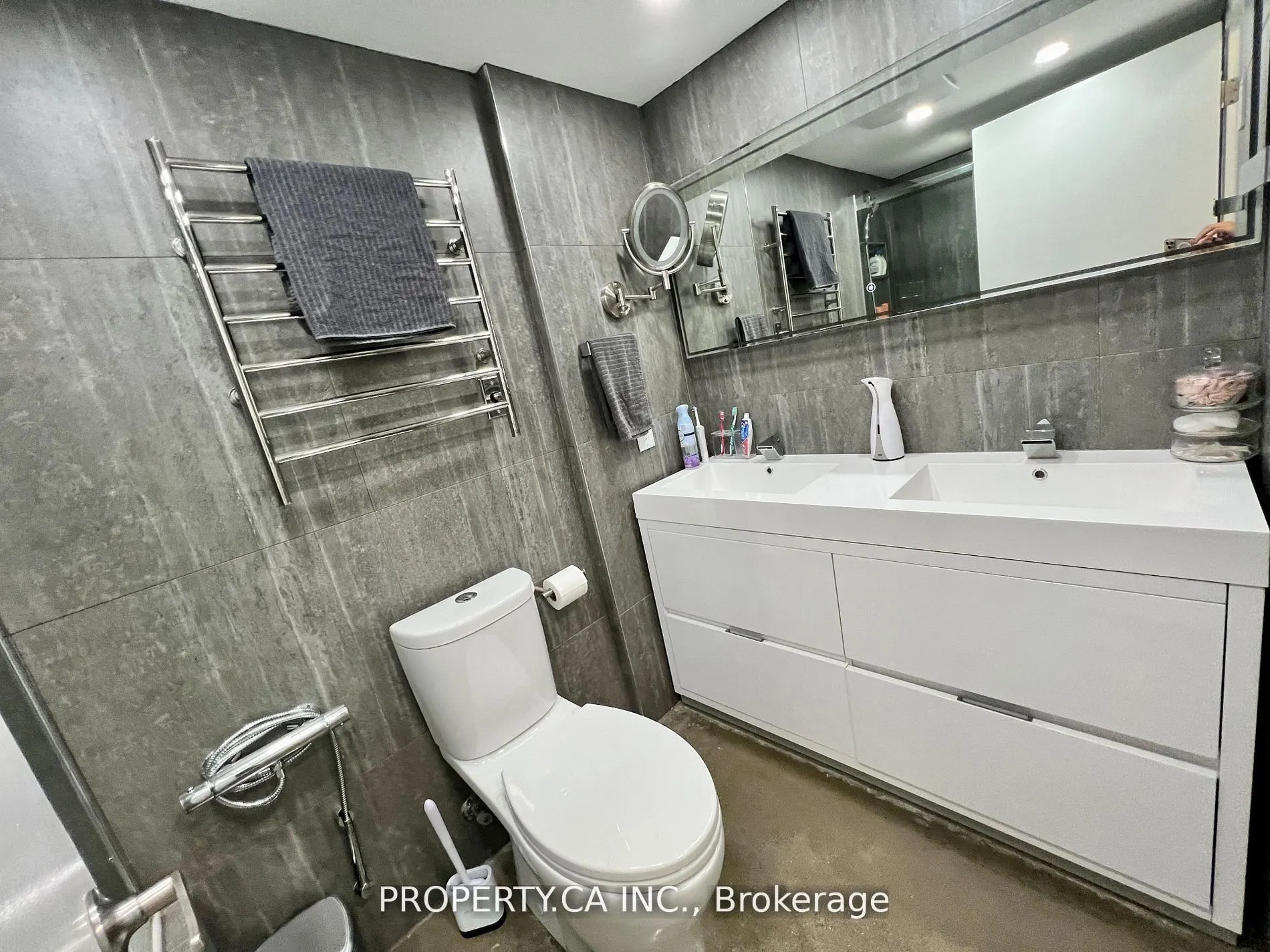 300 Manitoba Street, #314