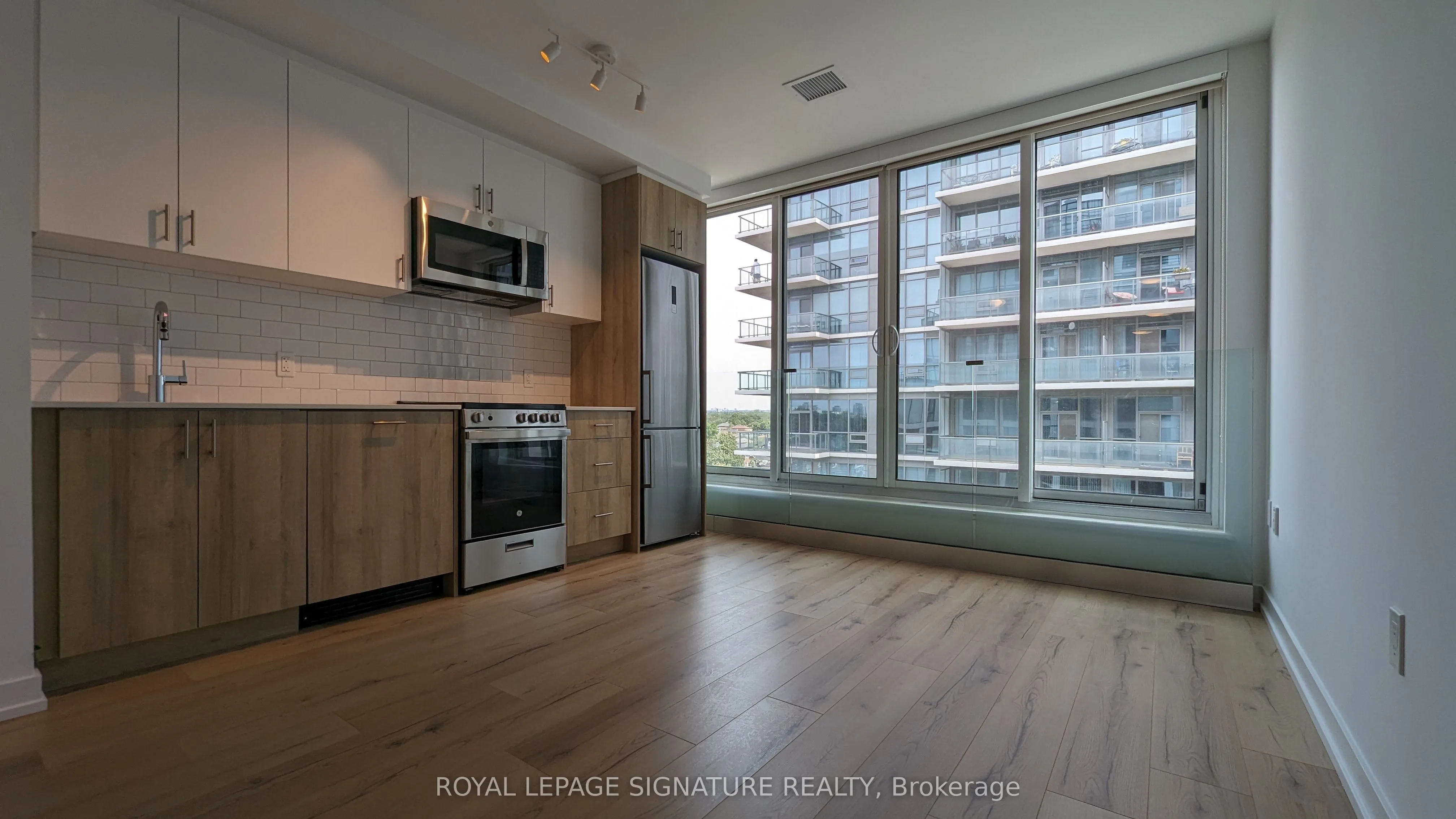 1195 The Queensway, #610