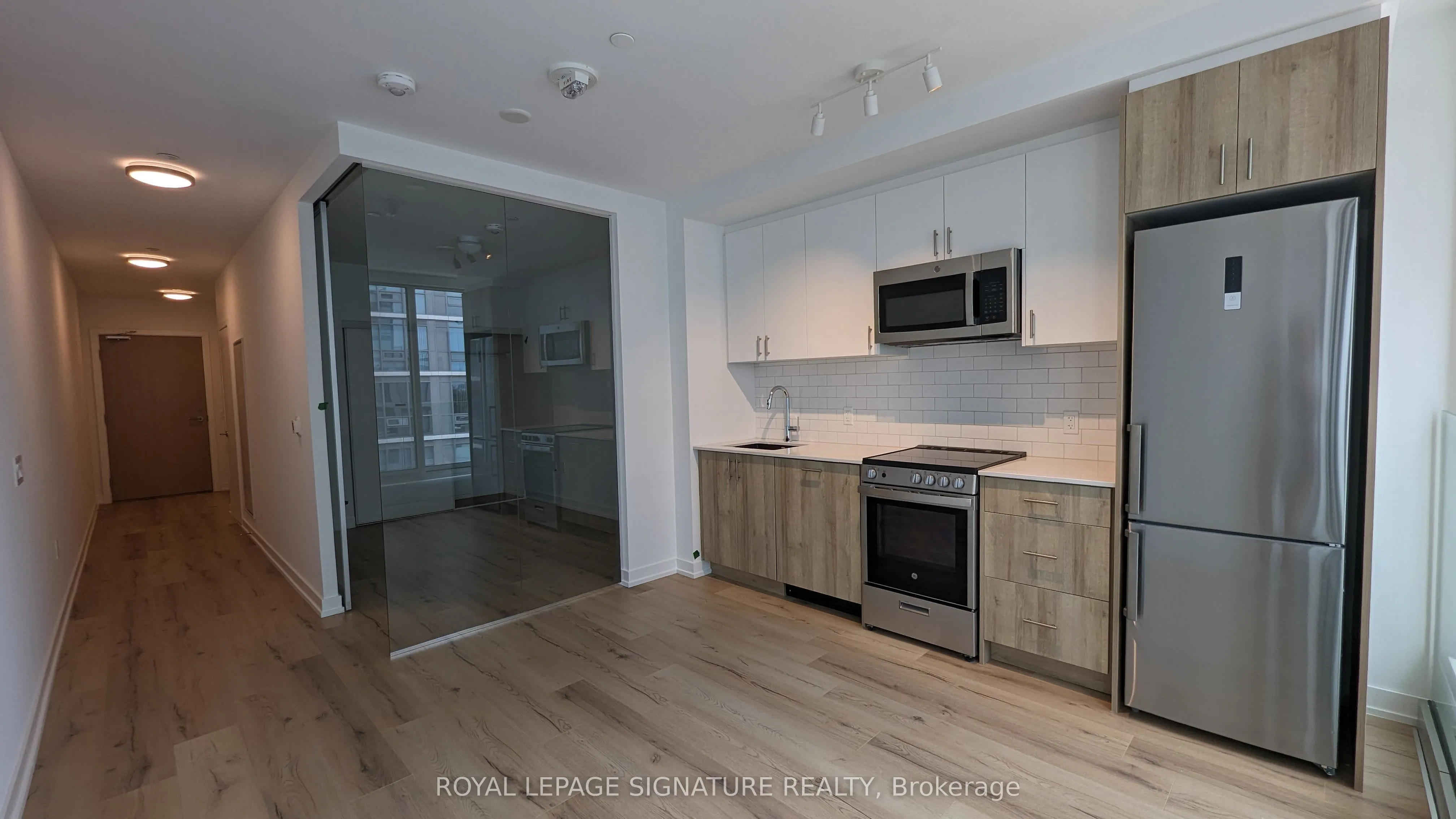 1195 The Queensway, #610