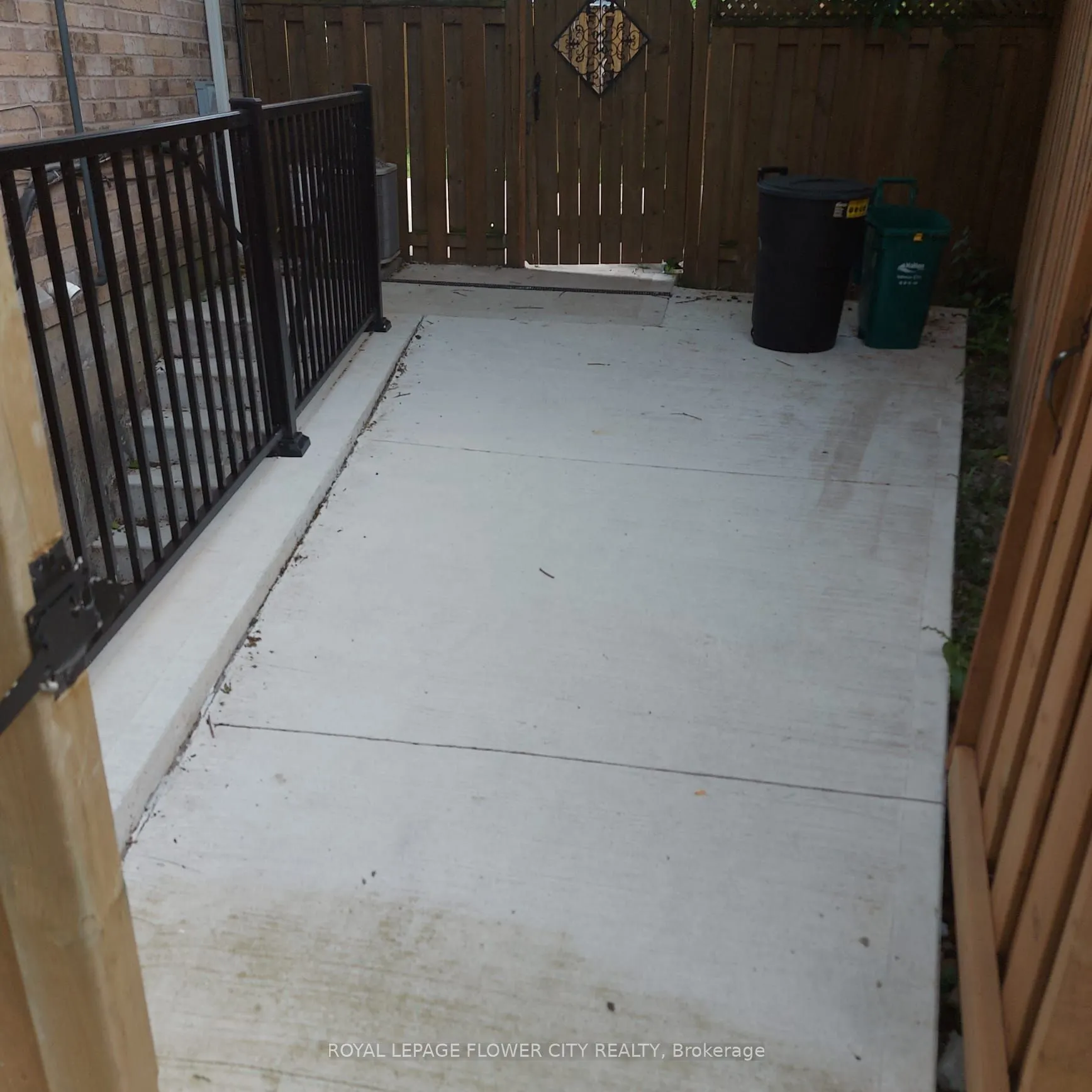 1585 Gowling Terrace
