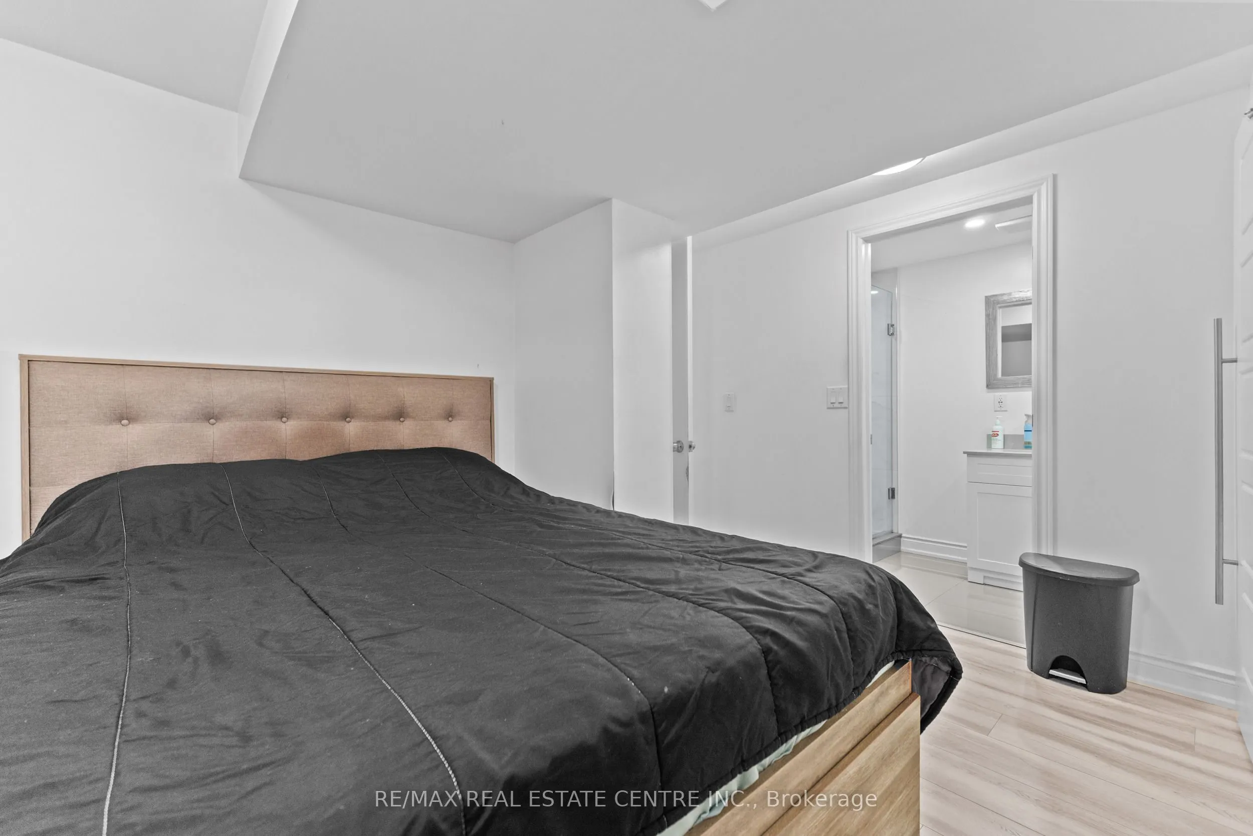 165 Zia Dodda Crescent